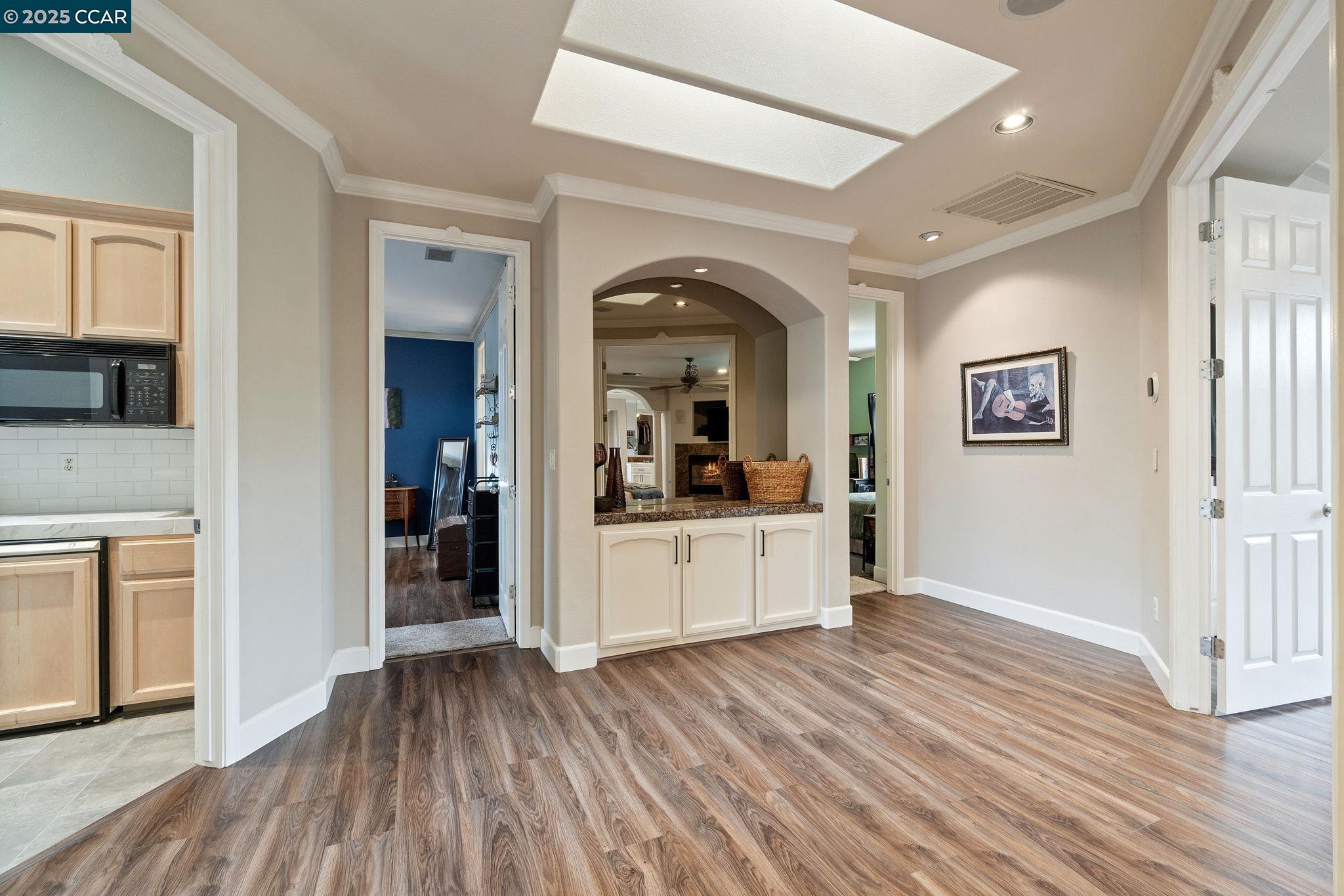 Detail Gallery Image 37 of 60 For 2550 E Jenny Ave, Fresno,  CA 93720 - 4 Beds | 4/1 Baths