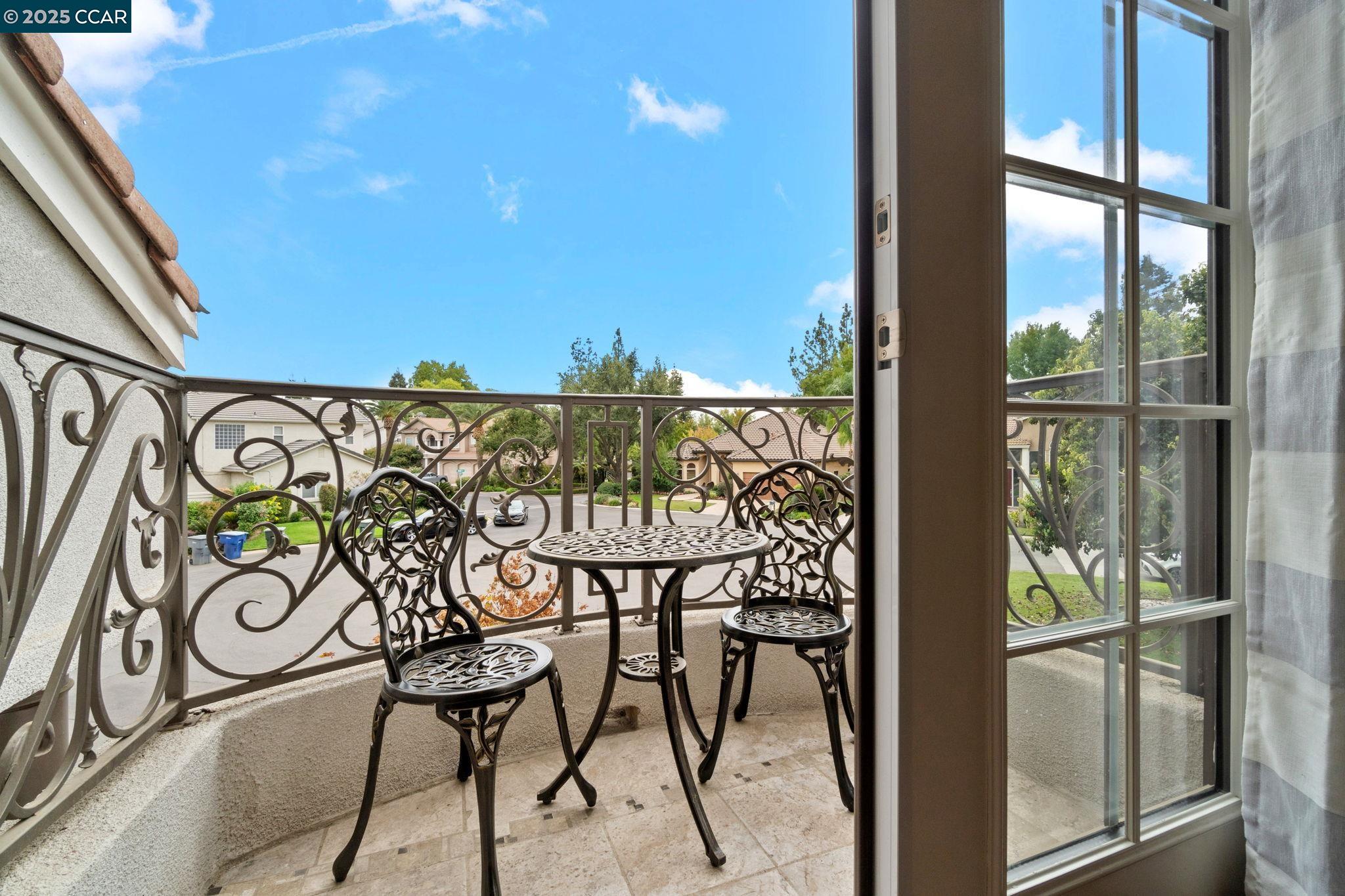 Detail Gallery Image 41 of 60 For 2550 E Jenny Ave, Fresno,  CA 93720 - 4 Beds | 4/1 Baths