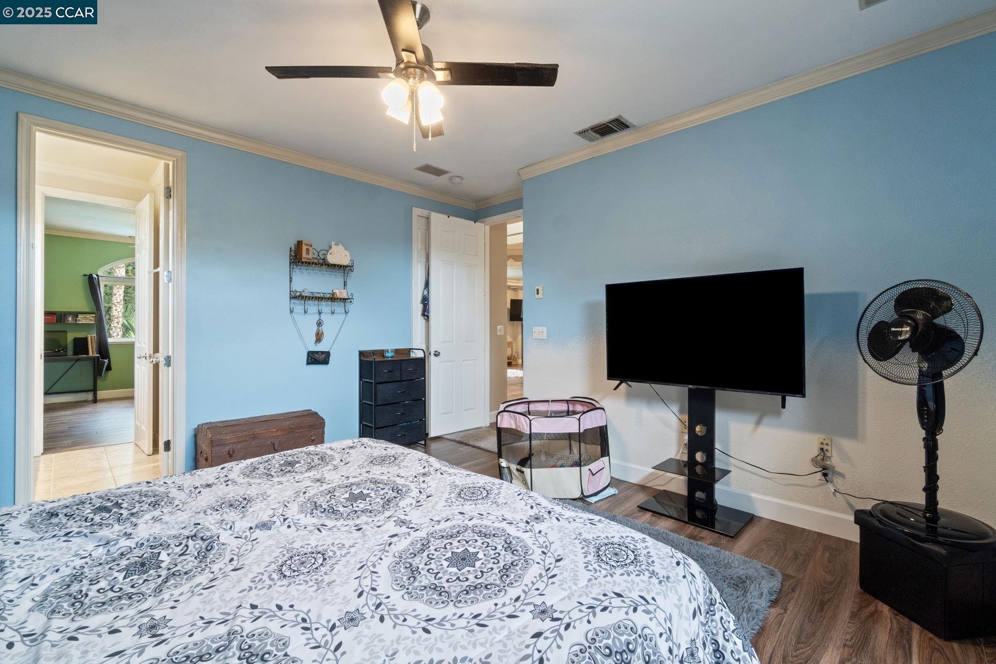 Detail Gallery Image 45 of 60 For 2550 E Jenny Ave, Fresno,  CA 93720 - 4 Beds | 4/1 Baths