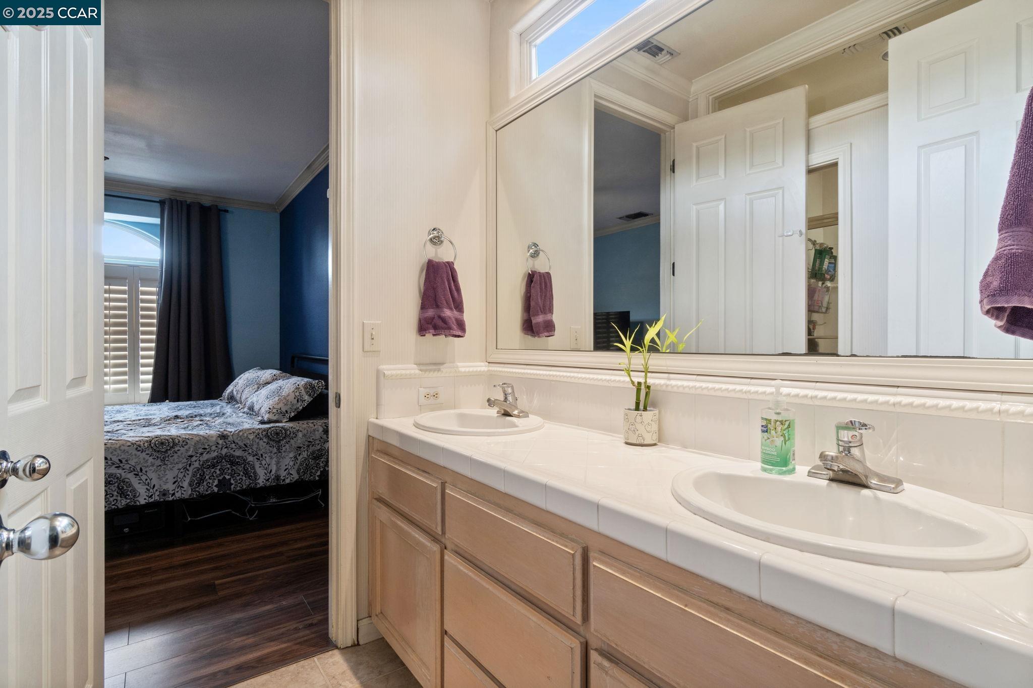 Detail Gallery Image 46 of 60 For 2550 E Jenny Ave, Fresno,  CA 93720 - 4 Beds | 4/1 Baths
