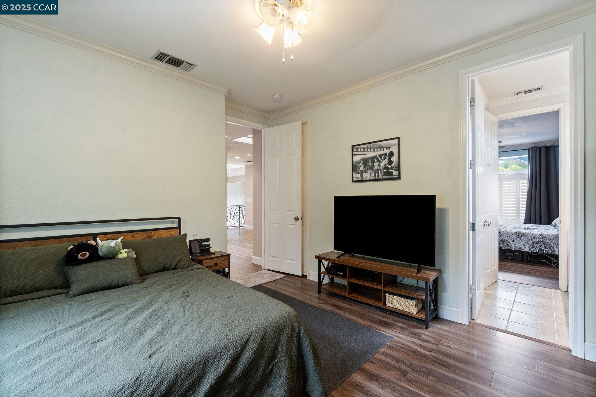 Detail Gallery Image 49 of 60 For 2550 E Jenny Ave, Fresno,  CA 93720 - 4 Beds | 4/1 Baths