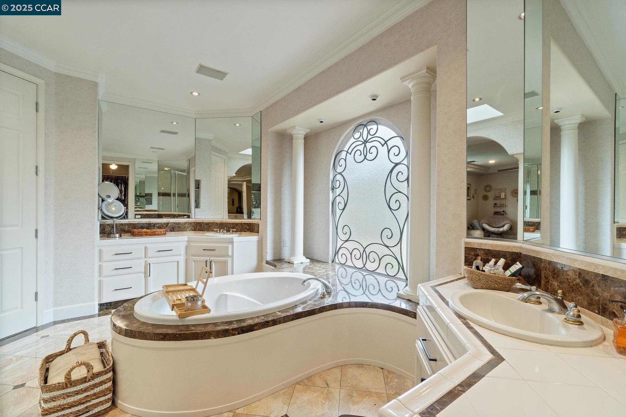 Detail Gallery Image 55 of 60 For 2550 E Jenny Ave, Fresno,  CA 93720 - 4 Beds | 4/1 Baths