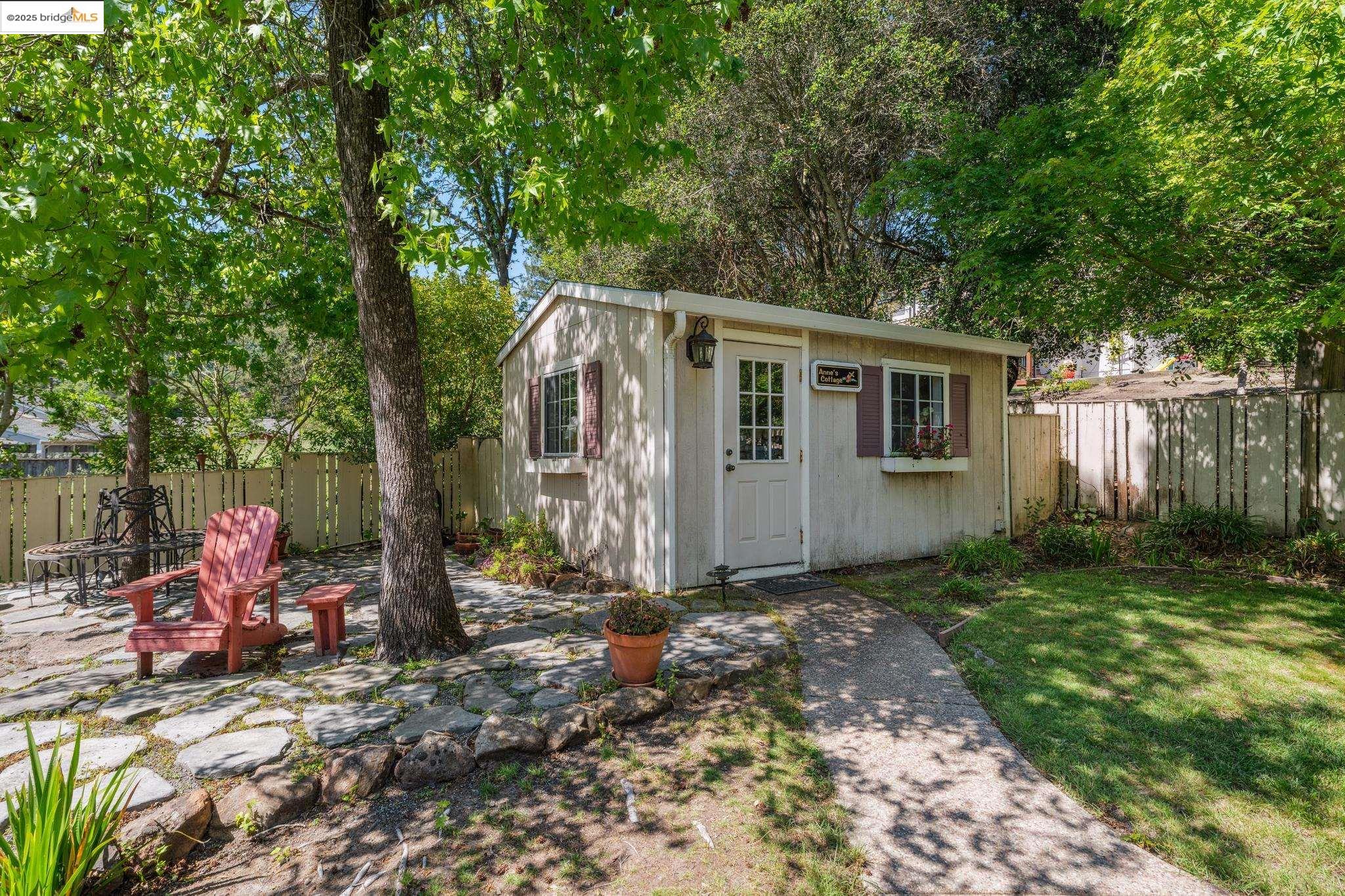 Detail Gallery Image 20 of 26 For 14 El Camino Moraga, Orinda,  CA 94563 - 3 Beds | 2 Baths