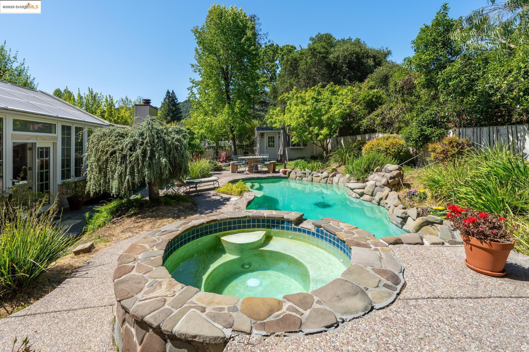 Detail Gallery Image 22 of 26 For 14 El Camino Moraga, Orinda,  CA 94563 - 3 Beds | 2 Baths