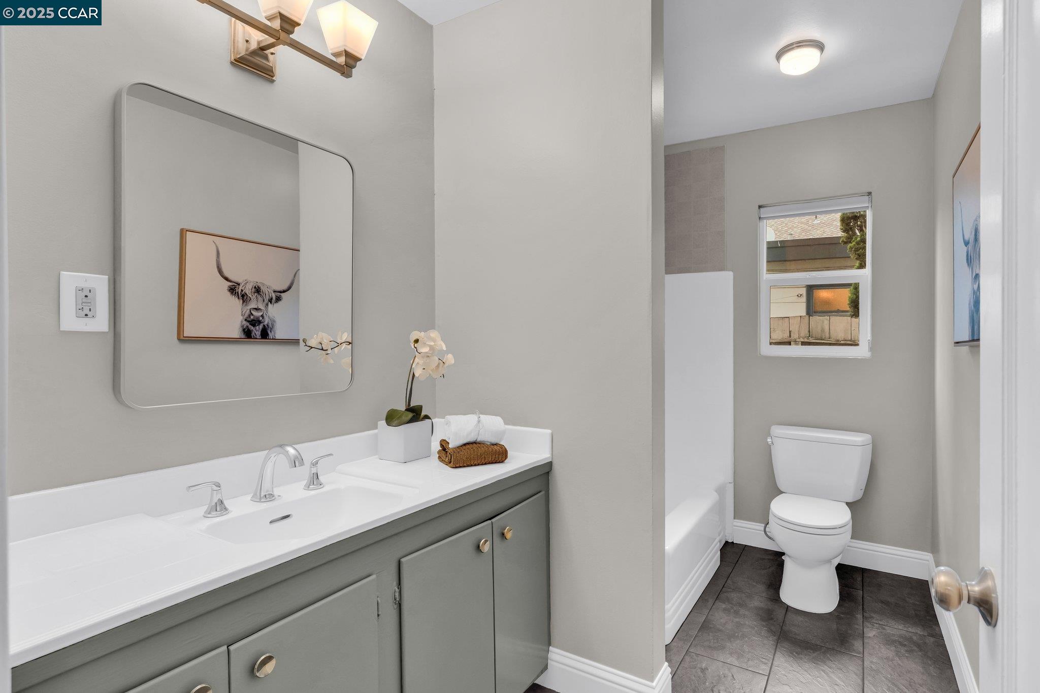 Detail Gallery Image 18 of 40 For 83 Arlington Ave., Kensington,  CA 94707 - 4 Beds | 2 Baths
