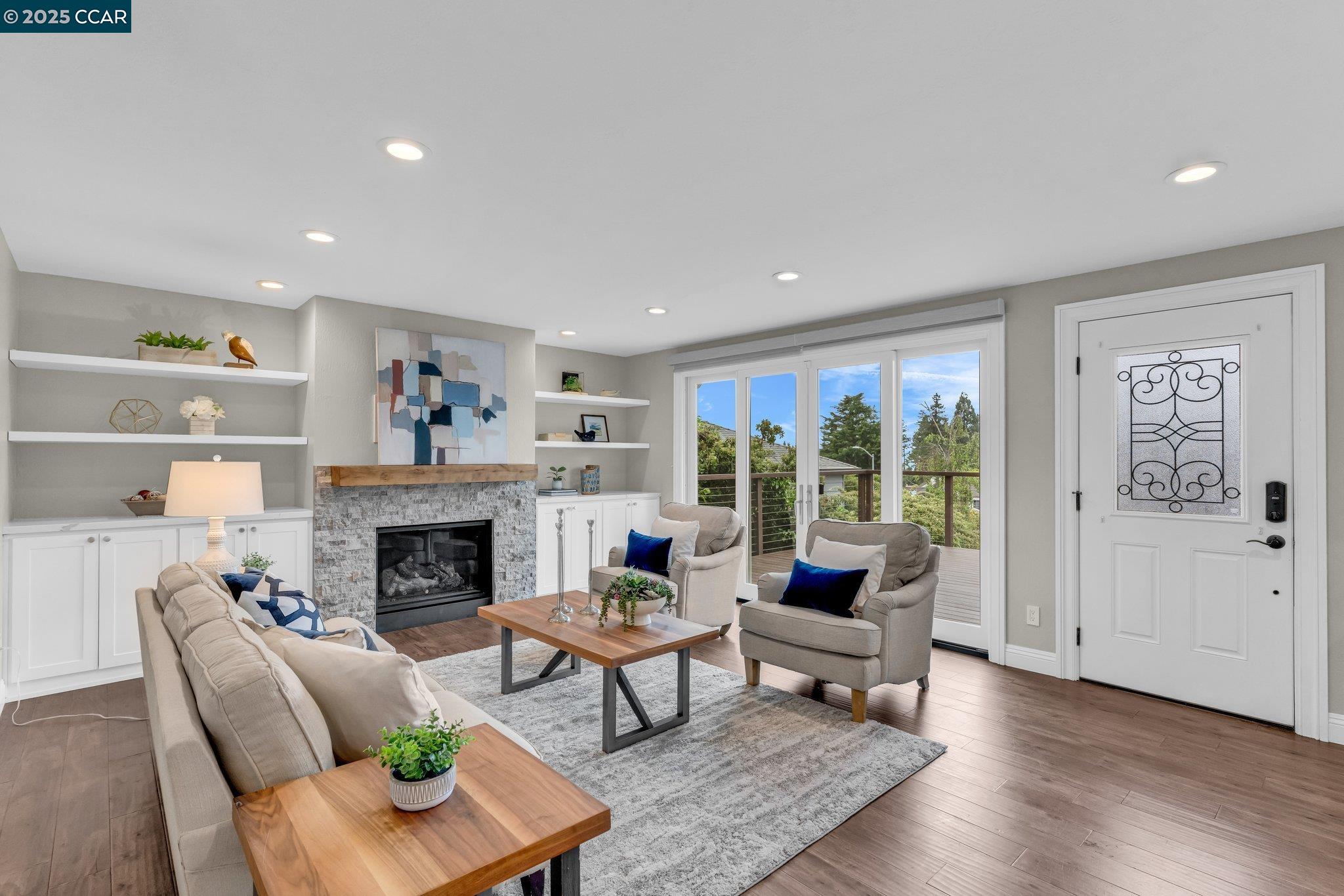 Detail Gallery Image 3 of 40 For 83 Arlington Ave., Kensington,  CA 94707 - 4 Beds | 2 Baths