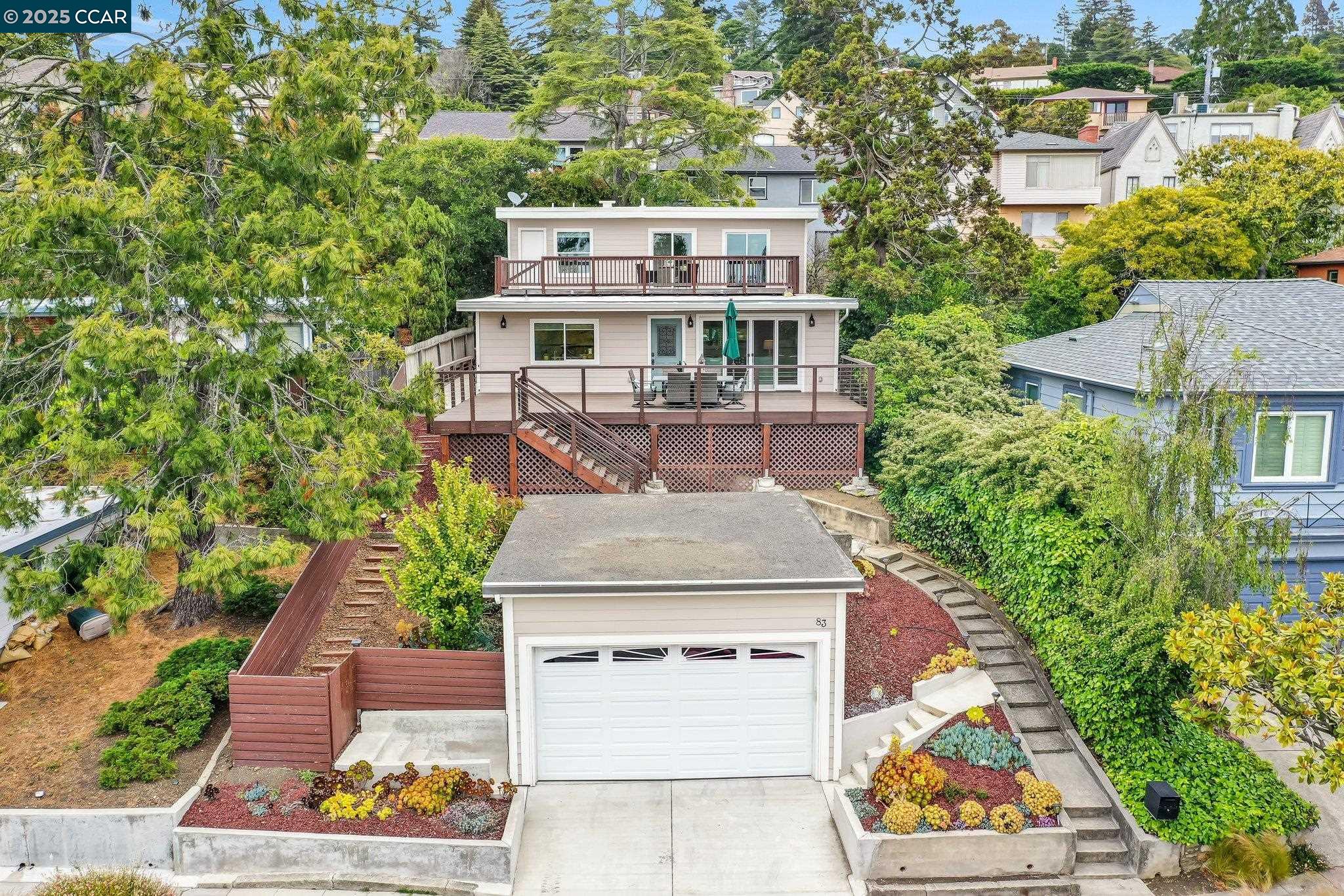 Detail Gallery Image 24 of 40 For 83 Arlington Ave., Kensington,  CA 94707 - 4 Beds | 2 Baths