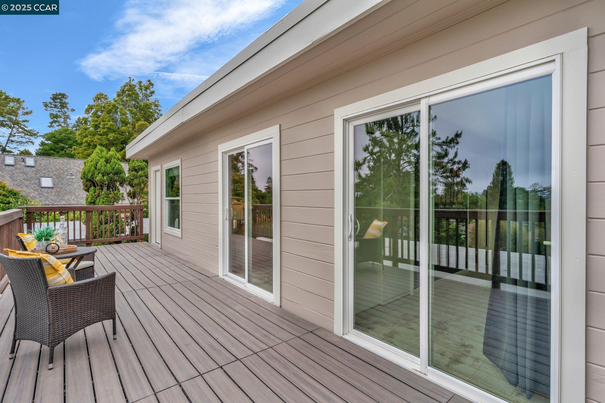 Detail Gallery Image 28 of 40 For 83 Arlington Ave., Kensington,  CA 94707 - 4 Beds | 2 Baths
