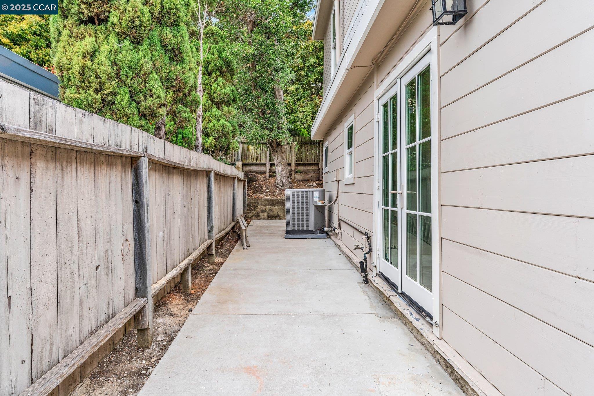 Detail Gallery Image 30 of 40 For 83 Arlington Ave., Kensington,  CA 94707 - 4 Beds | 2 Baths