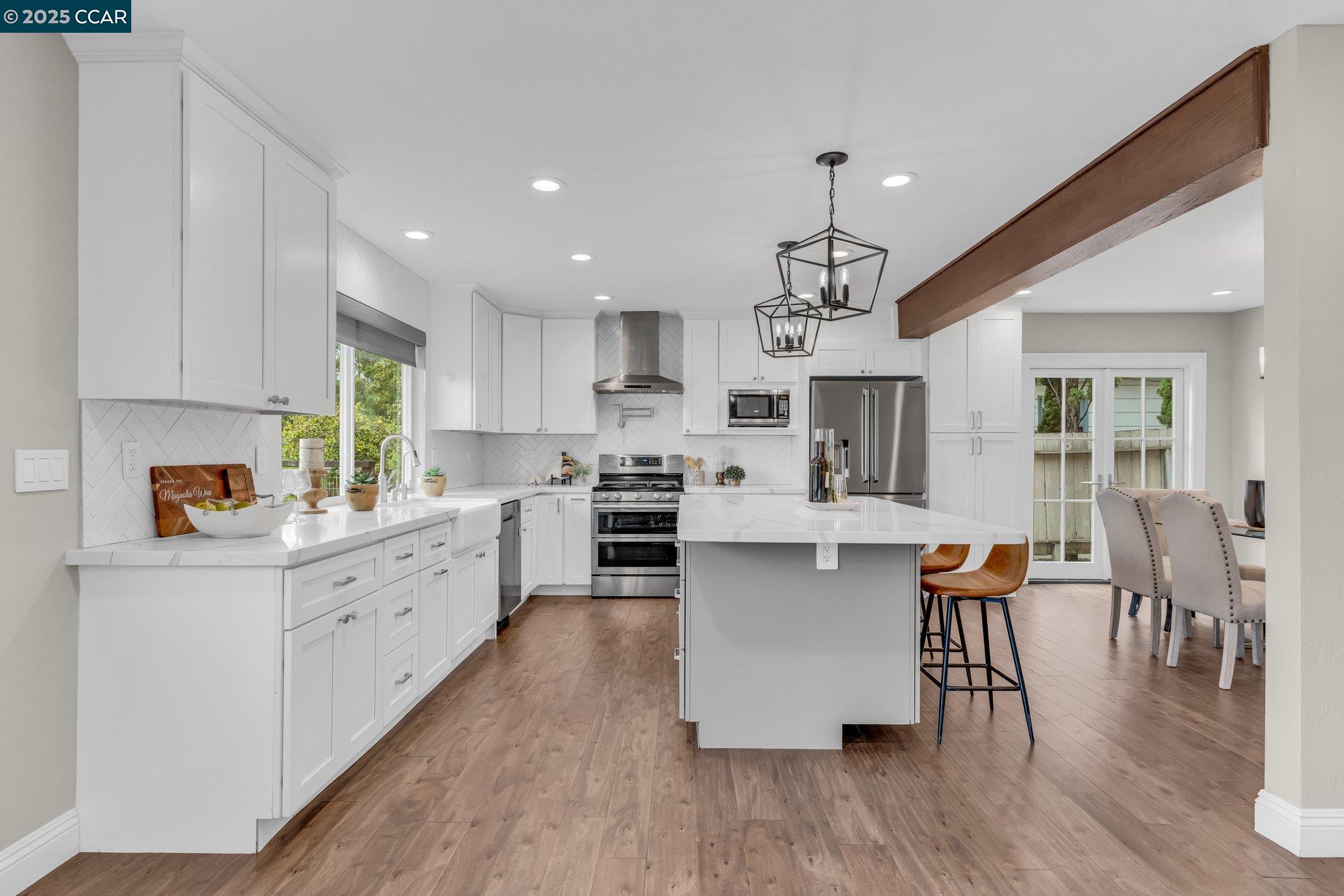 Detail Gallery Image 4 of 40 For 83 Arlington Ave., Kensington,  CA 94707 - 4 Beds | 2 Baths