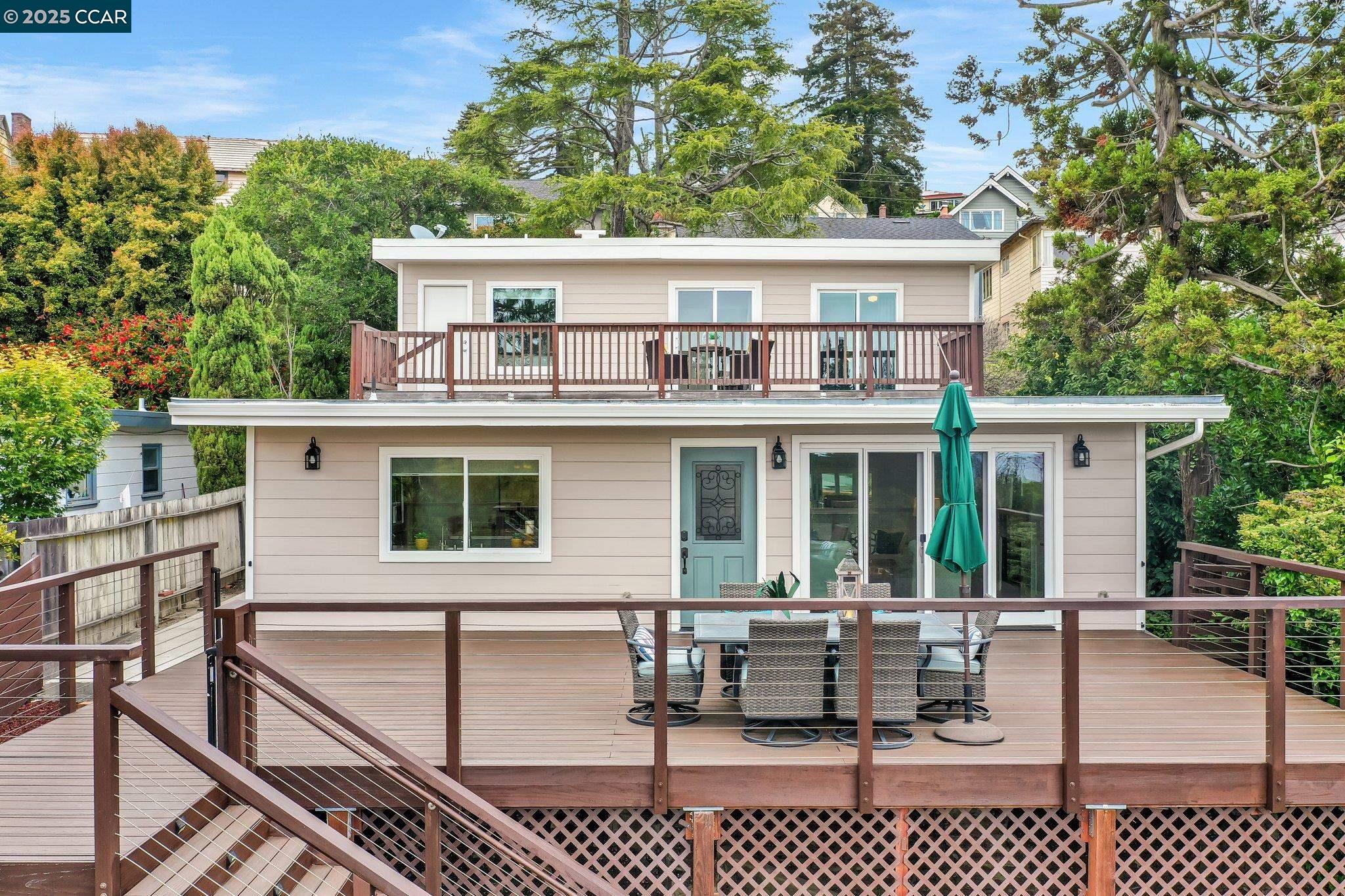 Detail Gallery Image 31 of 40 For 83 Arlington Ave., Kensington,  CA 94707 - 4 Beds | 2 Baths
