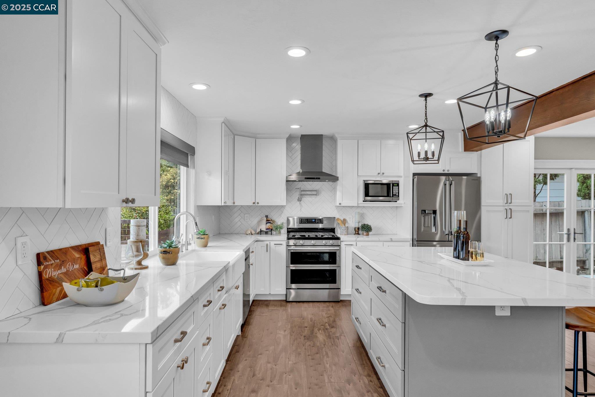 Detail Gallery Image 5 of 40 For 83 Arlington Ave., Kensington,  CA 94707 - 4 Beds | 2 Baths