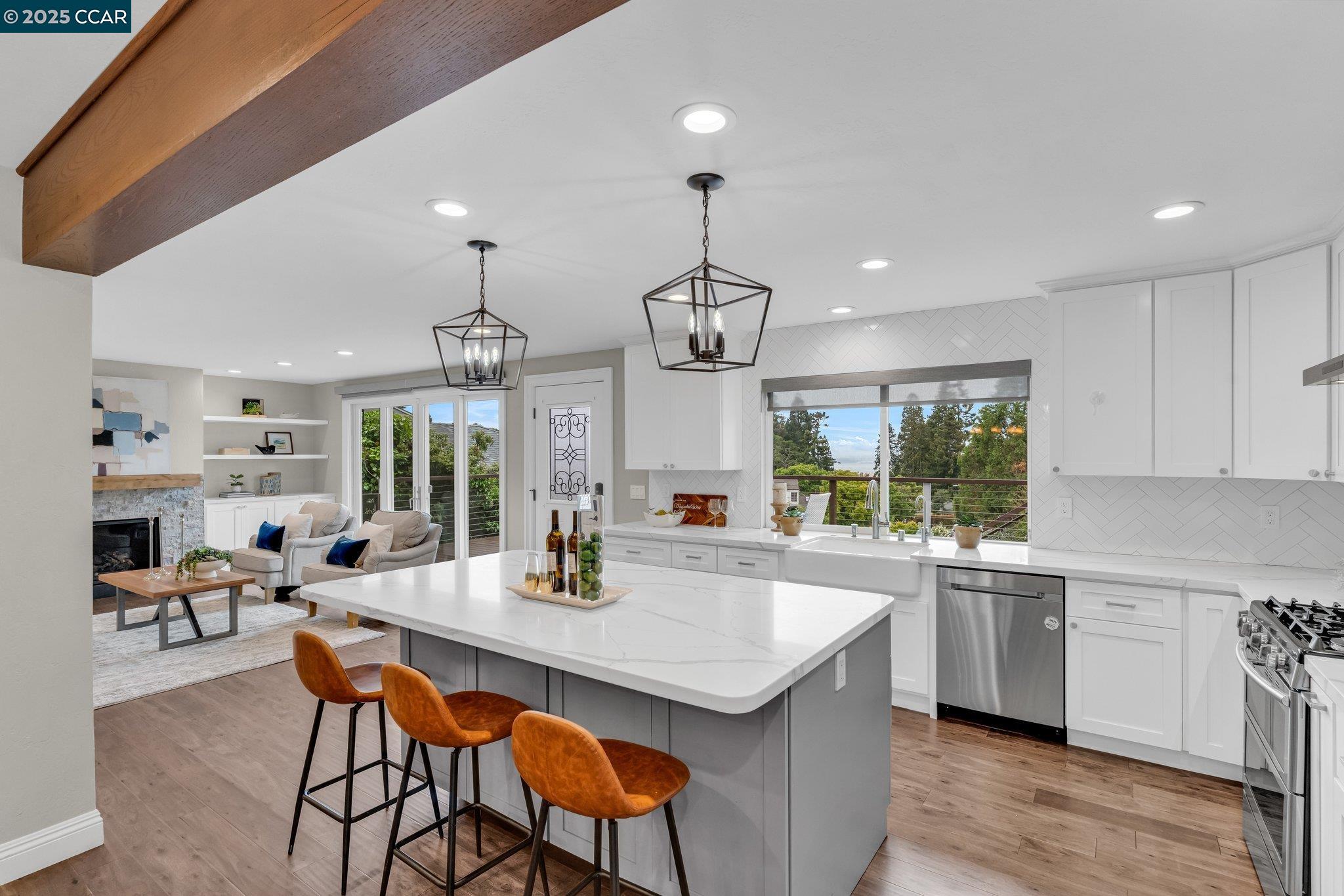 Detail Gallery Image 9 of 40 For 83 Arlington Ave., Kensington,  CA 94707 - 4 Beds | 2 Baths