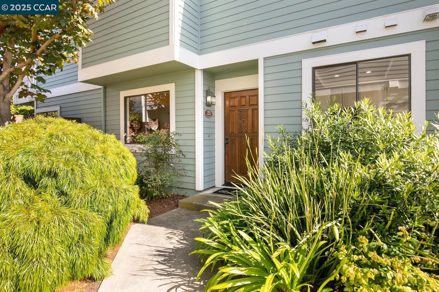 More Details about MLS # 41099604 : 23 SHEPARDSON LN