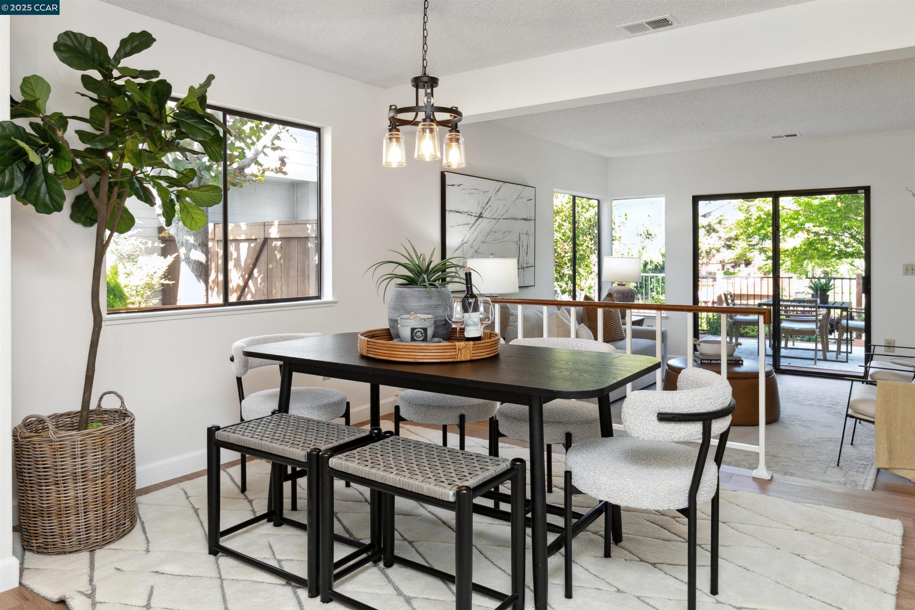 Detail Gallery Image 13 of 41 For 23 Shepardson Ln, Alameda,  CA 94502 - 2 Beds | 2/1 Baths