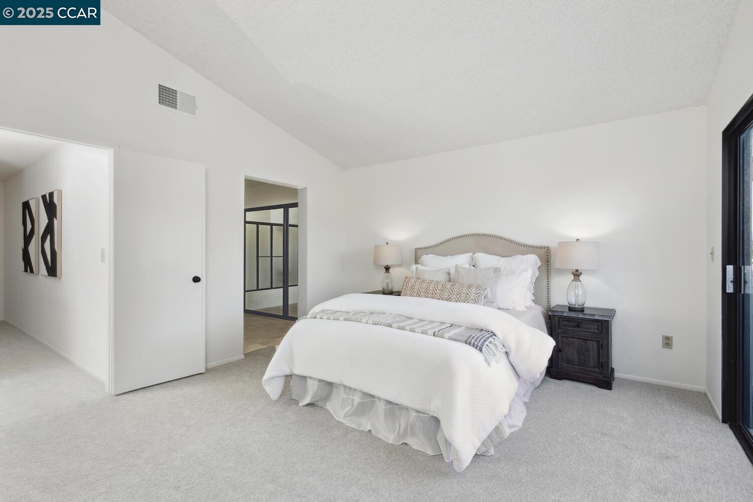 Detail Gallery Image 16 of 41 For 23 Shepardson Ln, Alameda,  CA 94502 - 2 Beds | 2/1 Baths