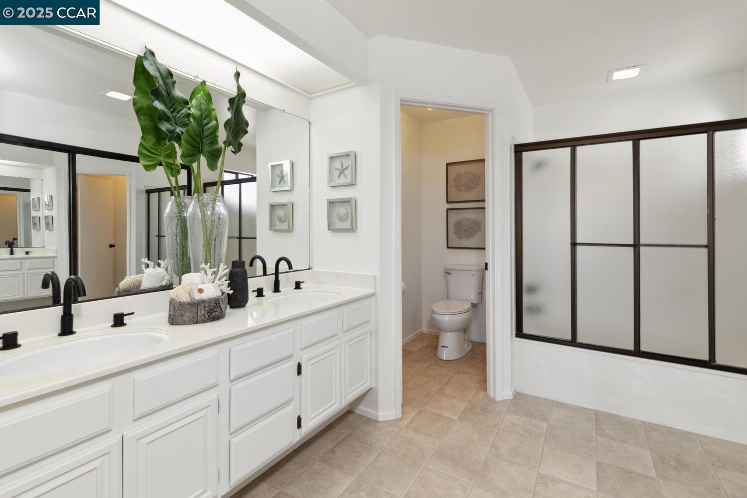 Detail Gallery Image 19 of 41 For 23 Shepardson Ln, Alameda,  CA 94502 - 2 Beds | 2/1 Baths