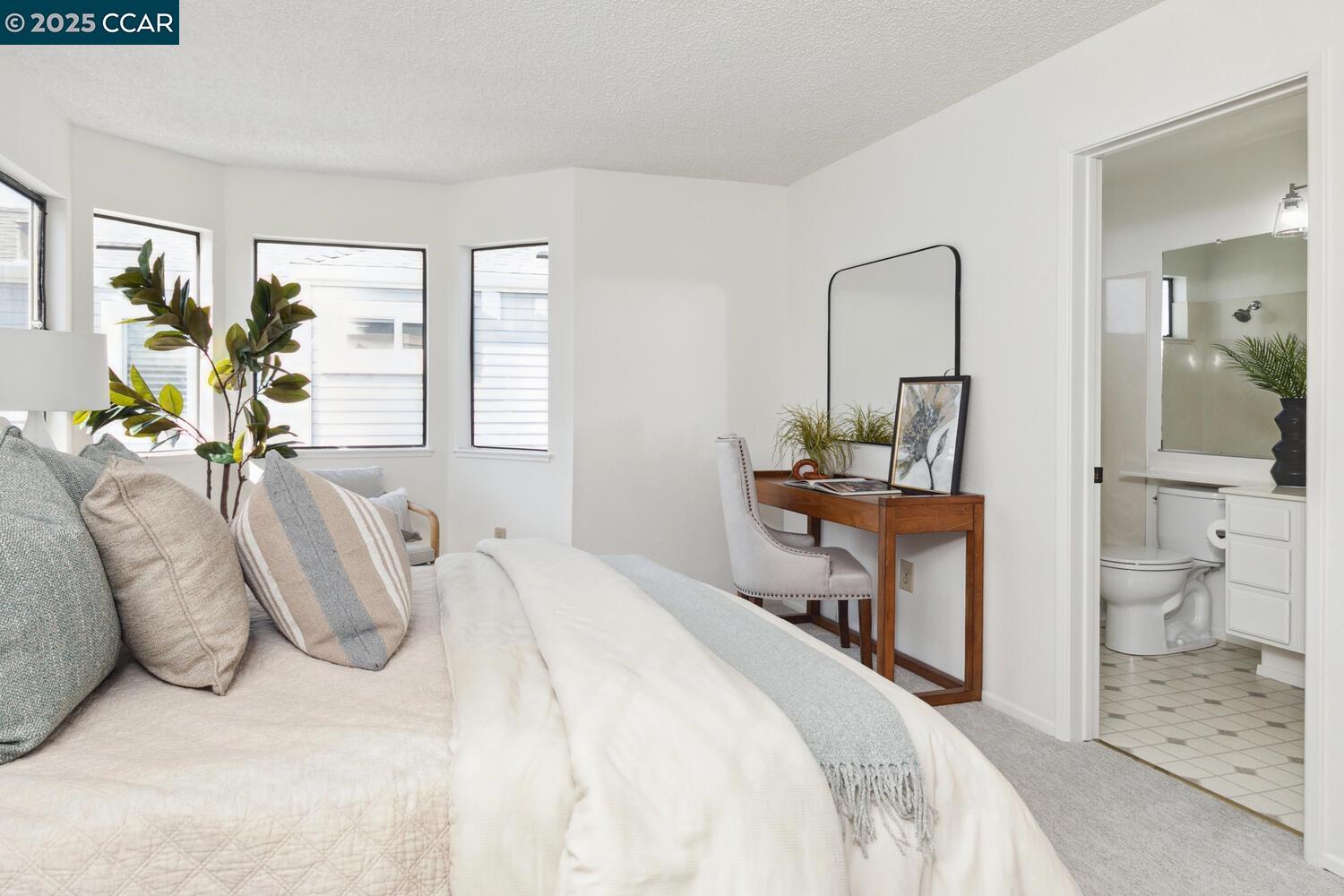 Detail Gallery Image 23 of 41 For 23 Shepardson Ln, Alameda,  CA 94502 - 2 Beds | 2/1 Baths