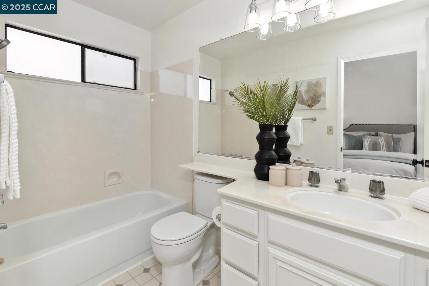 Detail Gallery Image 24 of 41 For 23 Shepardson Ln, Alameda,  CA 94502 - 2 Beds | 2/1 Baths