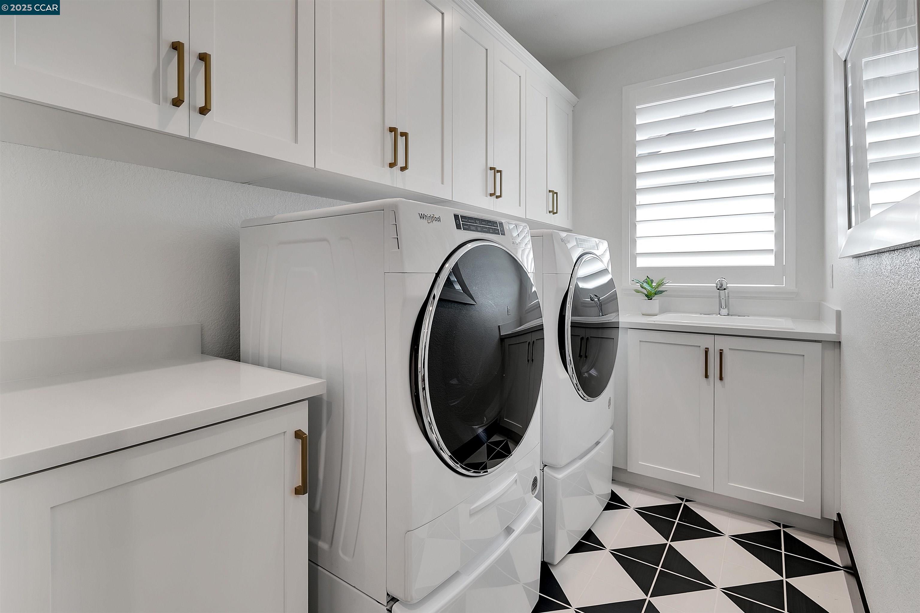 Detail Gallery Image 18 of 19 For 16177 Poulson Court, Lathrop,  CA 95330 - 5 Beds | 4/1 Baths