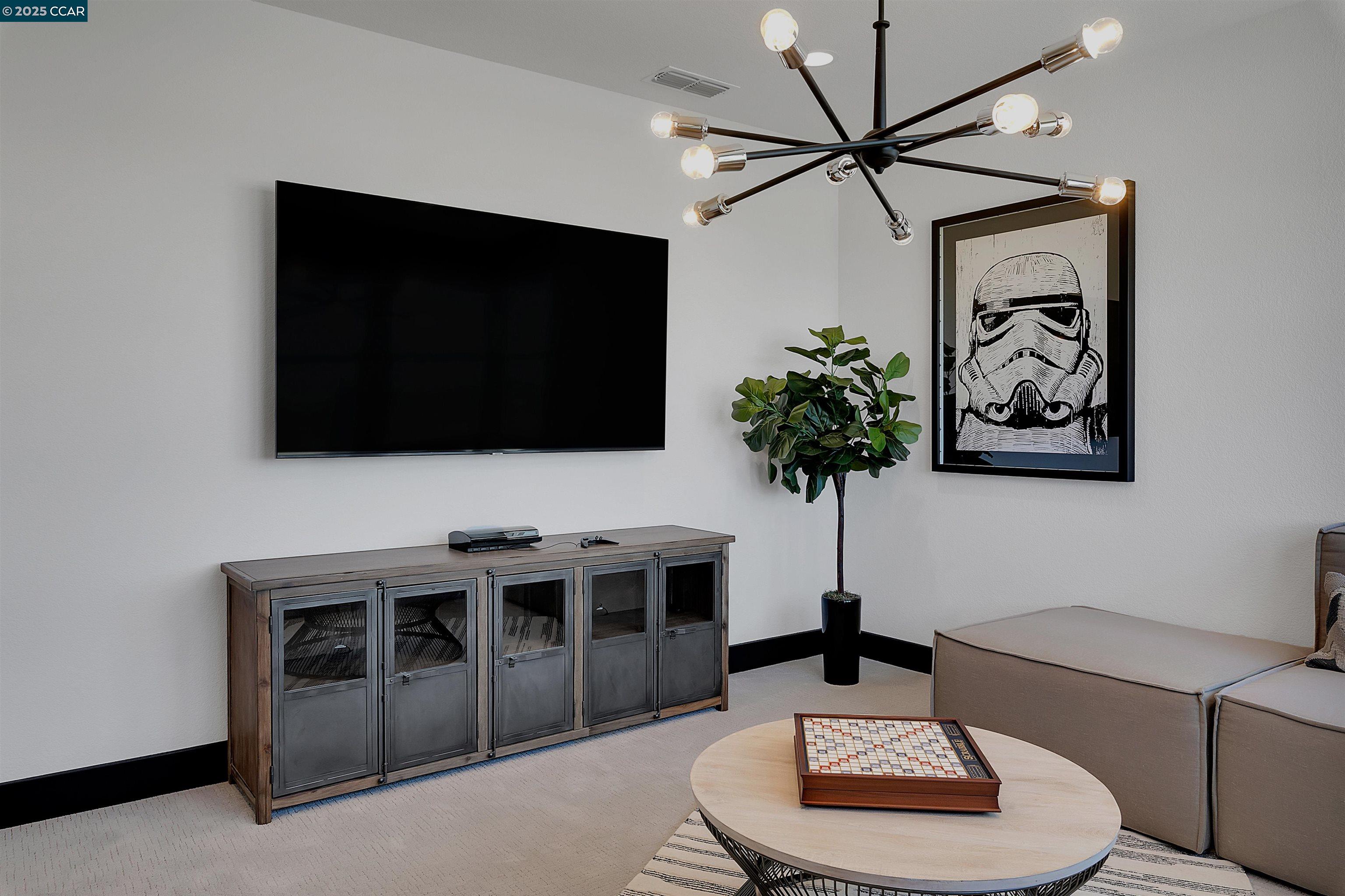 Detail Gallery Image 10 of 19 For 16177 Poulson Court, Lathrop,  CA 95330 - 5 Beds | 4/1 Baths