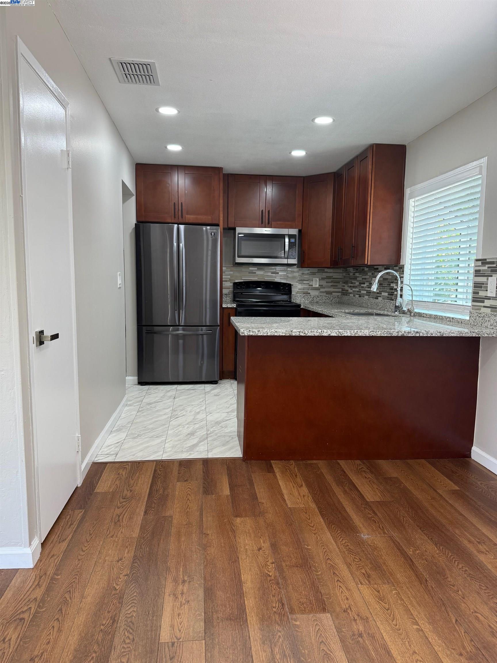 Detail Gallery Image 11 of 30 For 2652 Autumnvale Dr, San Jose,  CA 95132 - 3 Beds | 1/1 Baths
