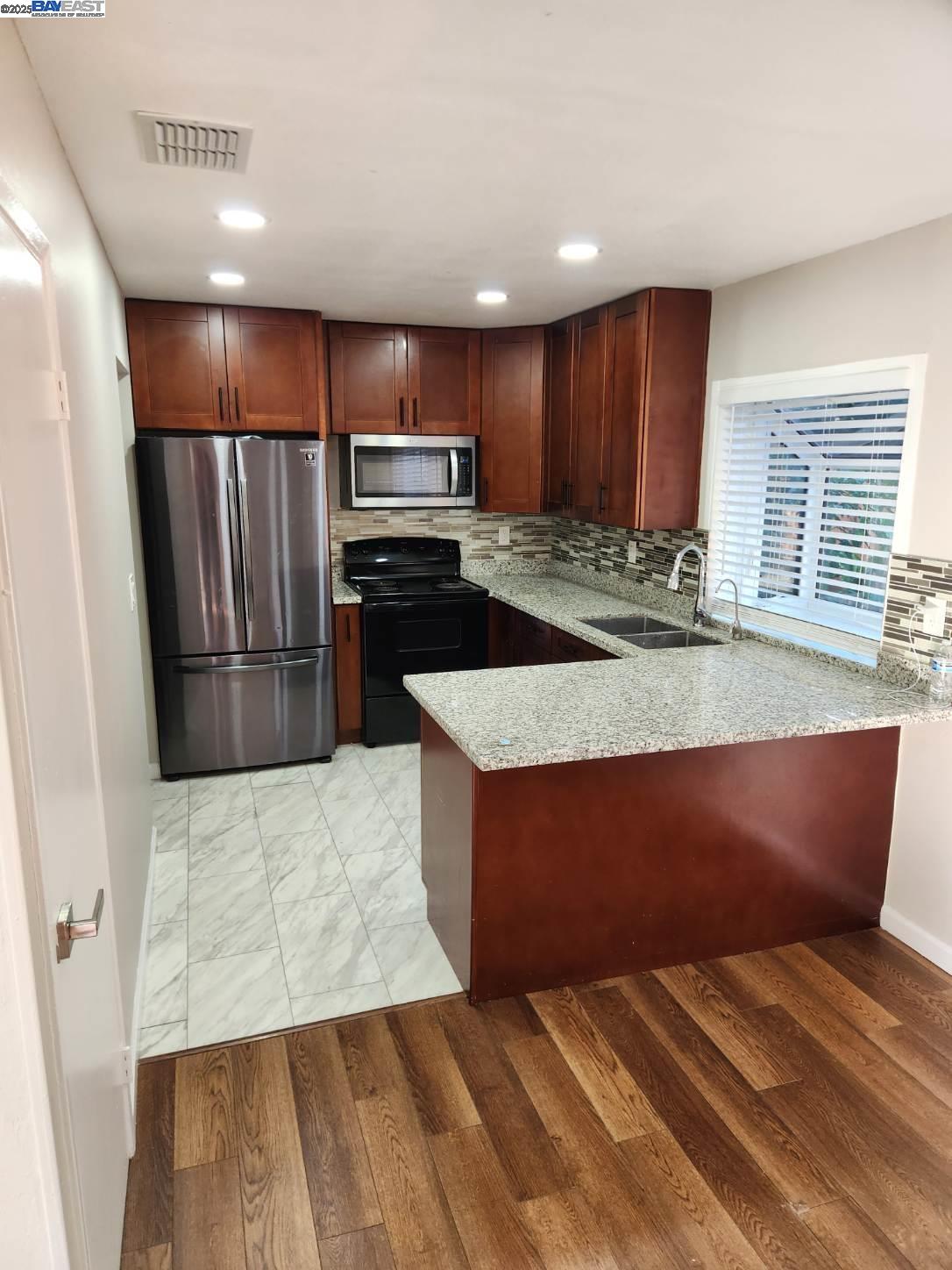 Detail Gallery Image 10 of 30 For 2652 Autumnvale Dr, San Jose,  CA 95132 - 3 Beds | 1/1 Baths