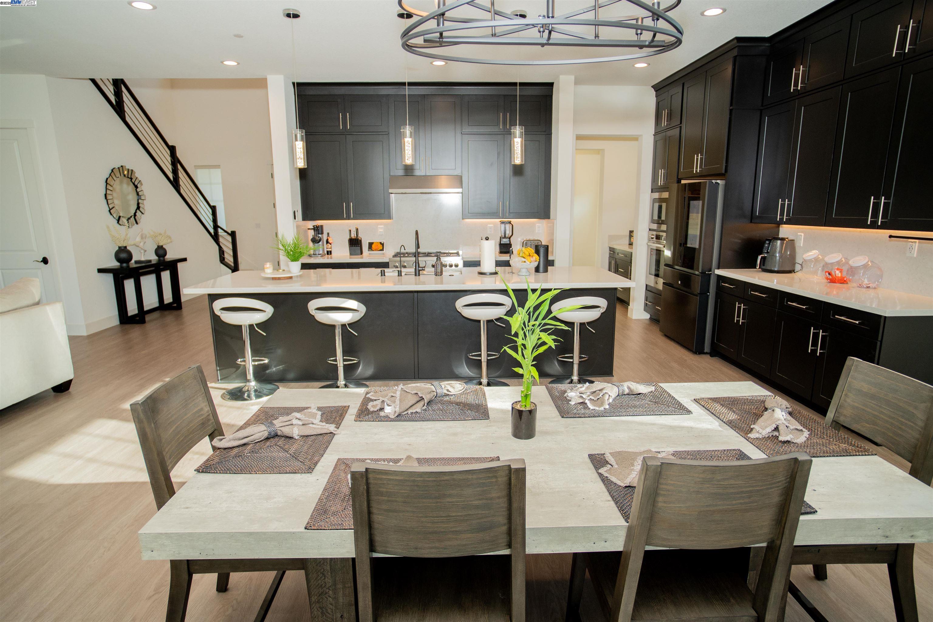 Detail Gallery Image 15 of 39 For 15991 Duggar Dr, Lathrop,  CA 95330 - 5 Beds | 4/1 Baths