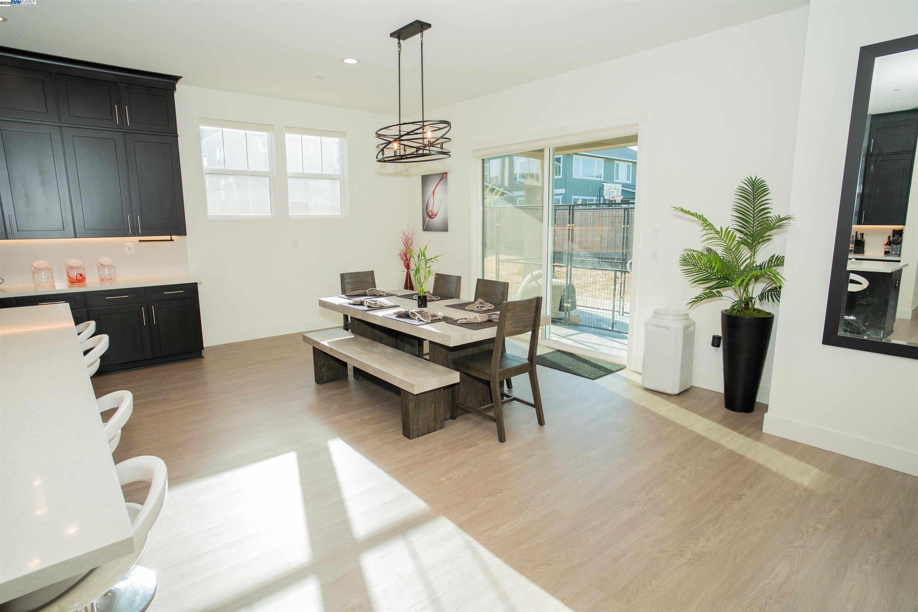 Detail Gallery Image 16 of 39 For 15991 Duggar Dr, Lathrop,  CA 95330 - 5 Beds | 4/1 Baths