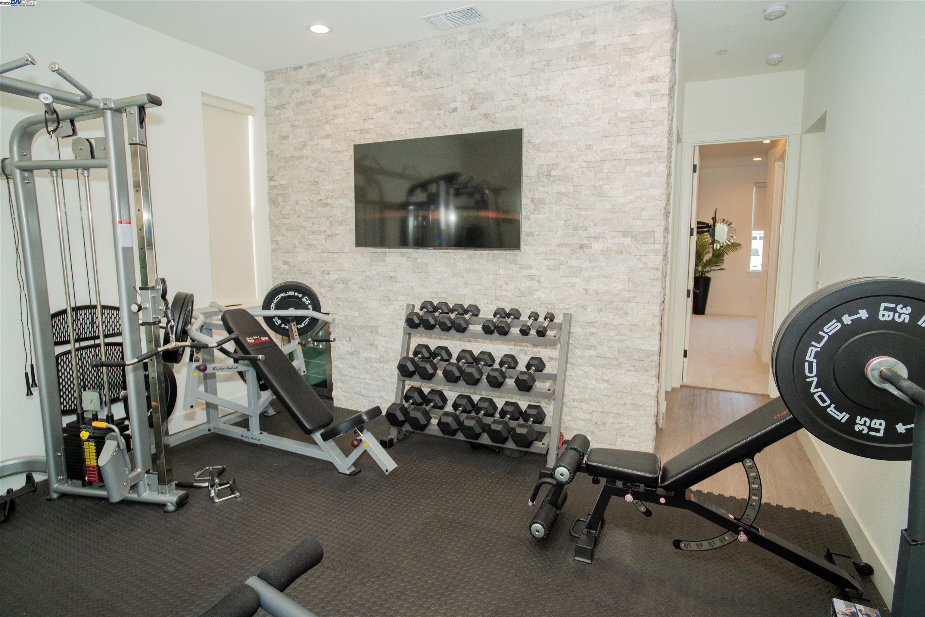 Detail Gallery Image 23 of 39 For 15991 Duggar Dr, Lathrop,  CA 95330 - 5 Beds | 4/1 Baths