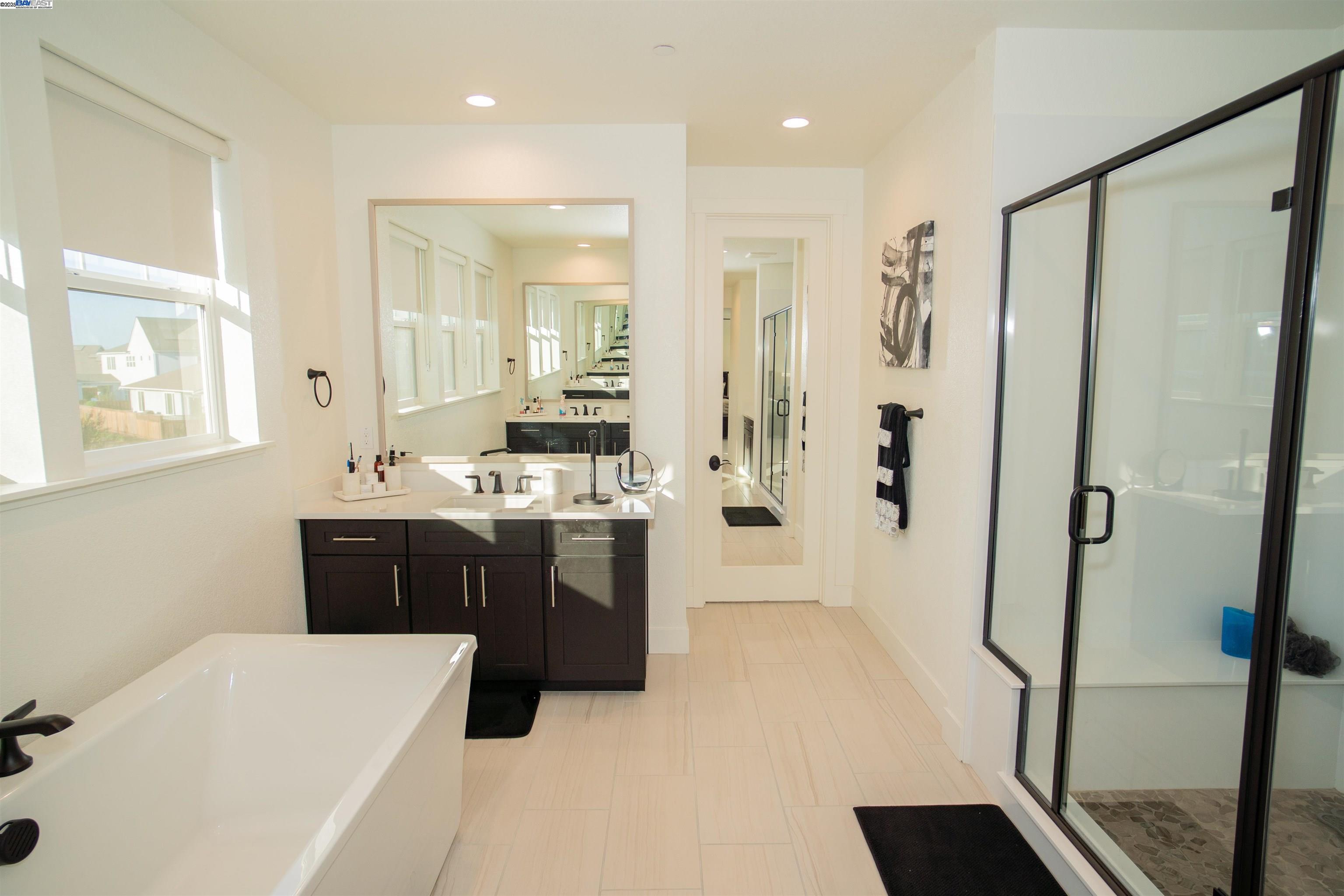 Detail Gallery Image 27 of 39 For 15991 Duggar Dr, Lathrop,  CA 95330 - 5 Beds | 4/1 Baths
