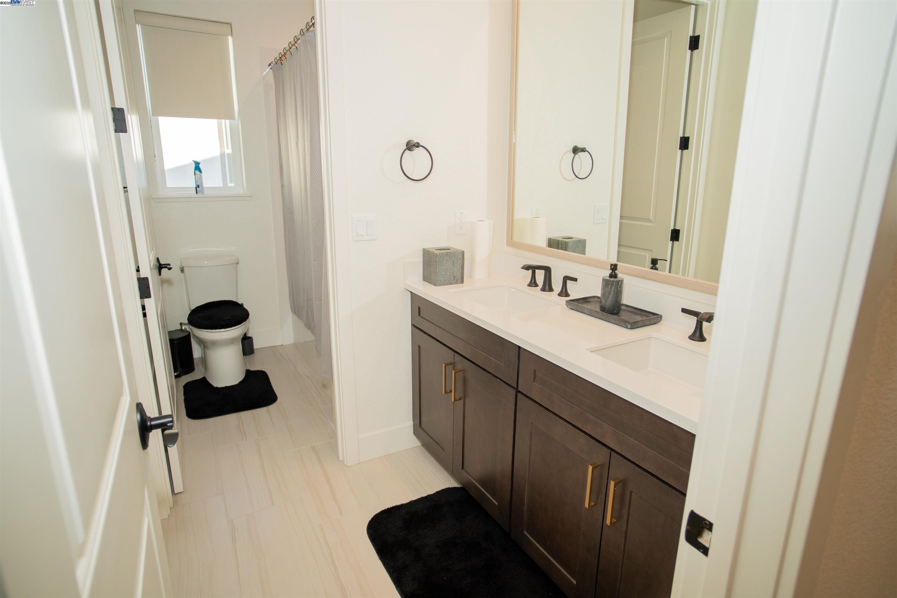 Detail Gallery Image 33 of 39 For 15991 Duggar Dr, Lathrop,  CA 95330 - 5 Beds | 4/1 Baths