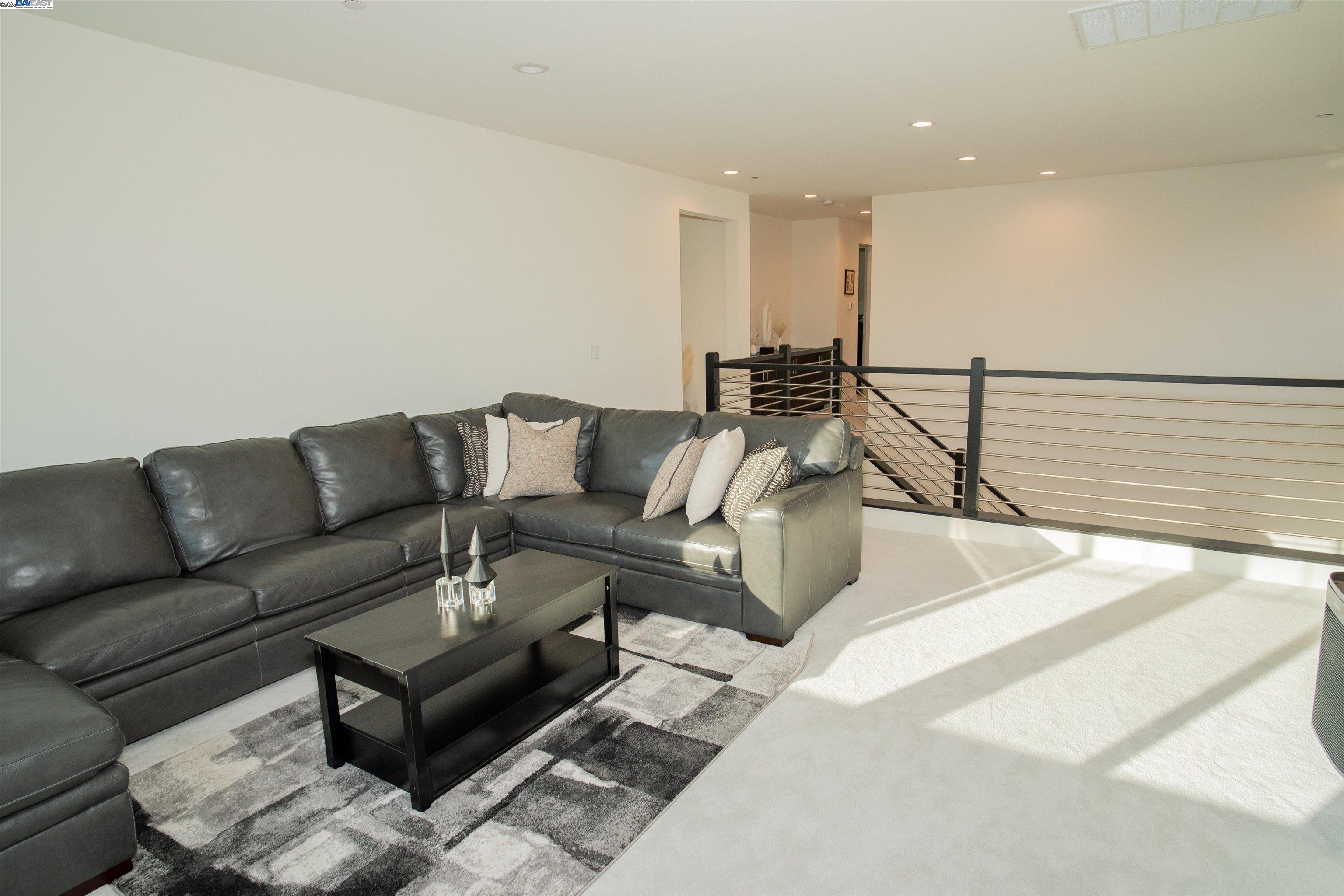 Detail Gallery Image 34 of 39 For 15991 Duggar Dr, Lathrop,  CA 95330 - 5 Beds | 4/1 Baths