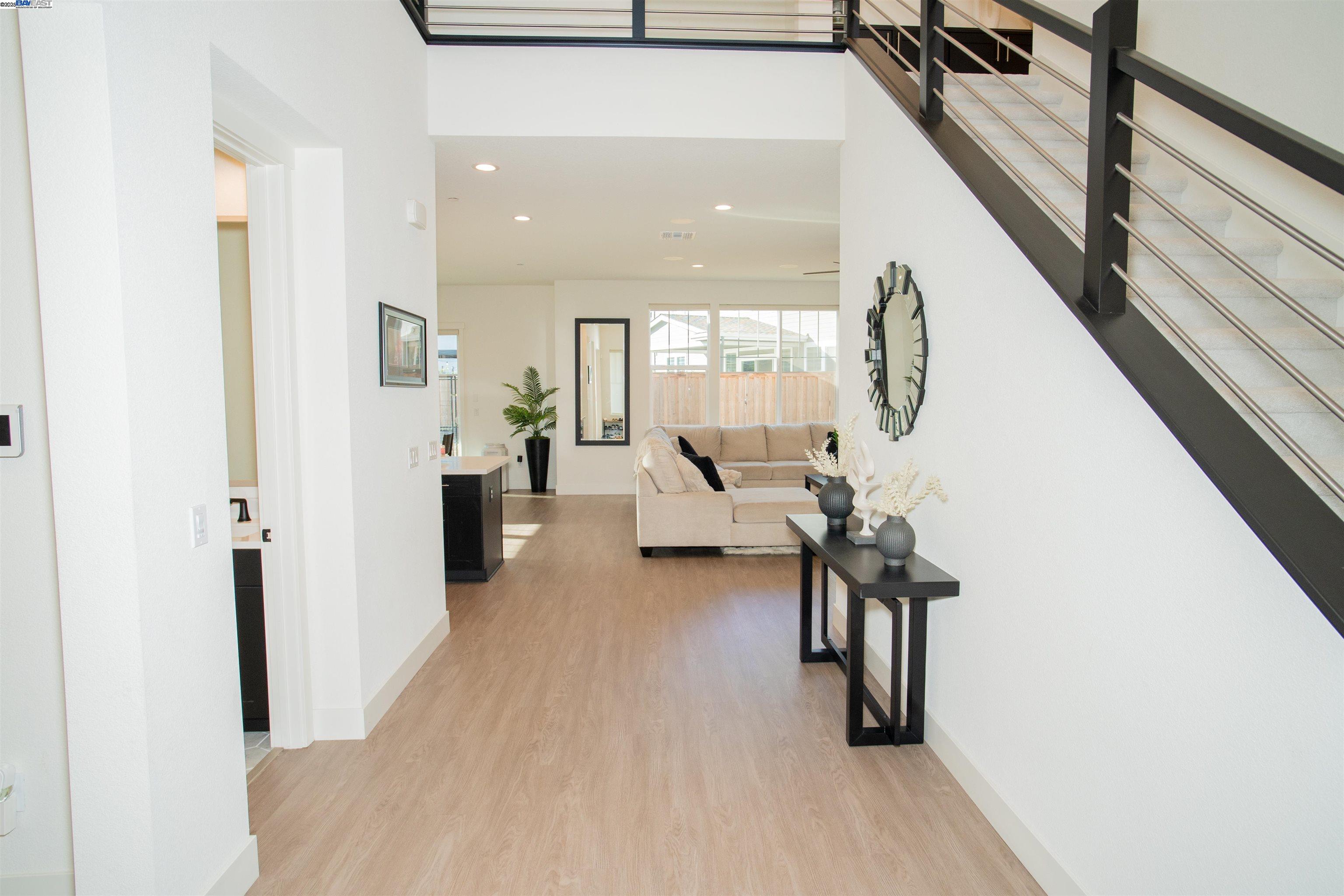 Detail Gallery Image 6 of 39 For 15991 Duggar Dr, Lathrop,  CA 95330 - 5 Beds | 4/1 Baths