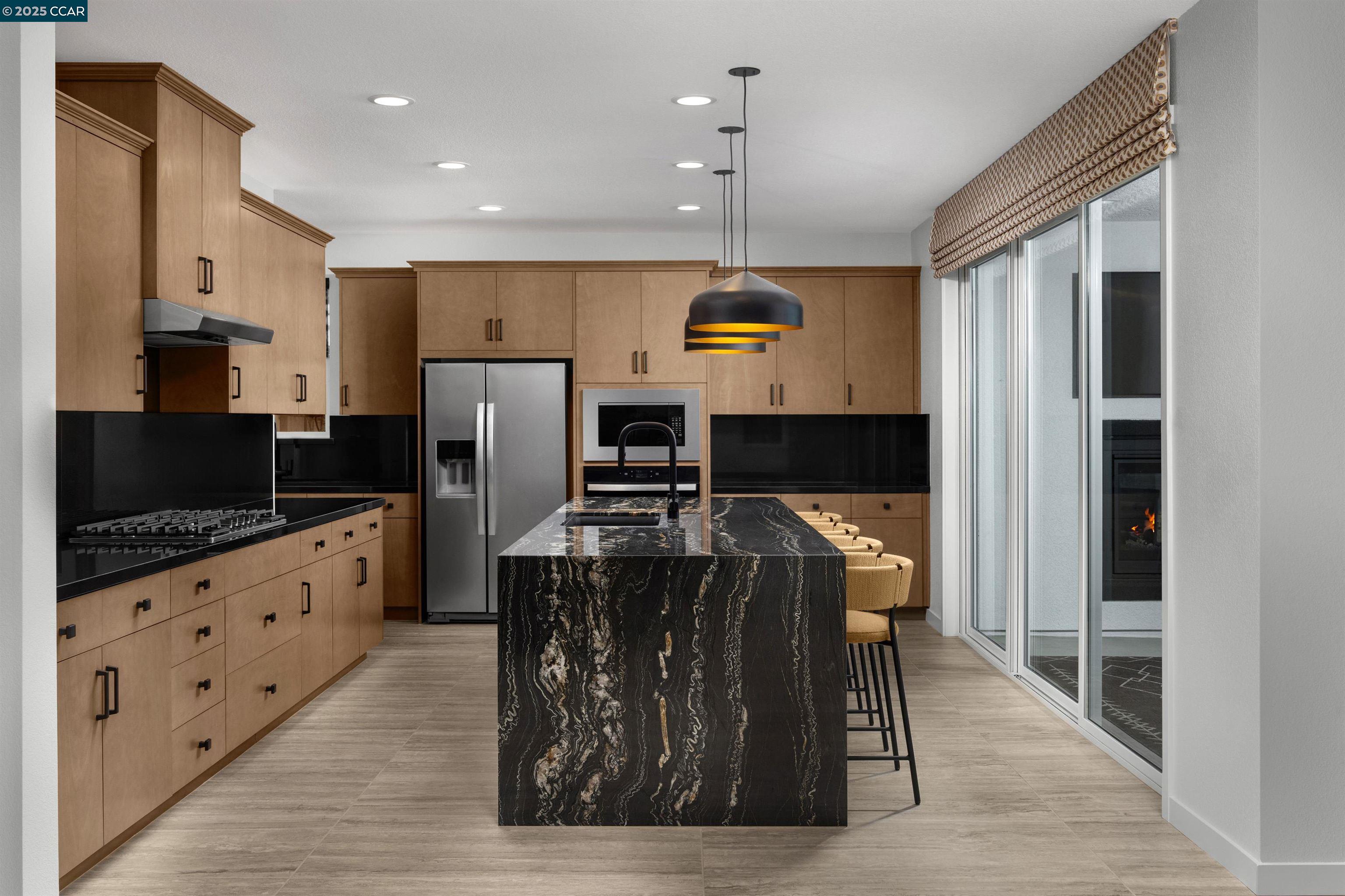 Detail Gallery Image 5 of 16 For 17013 Aldergrove Court, Lathrop,  CA 95330 - 4 Beds | 3/1 Baths