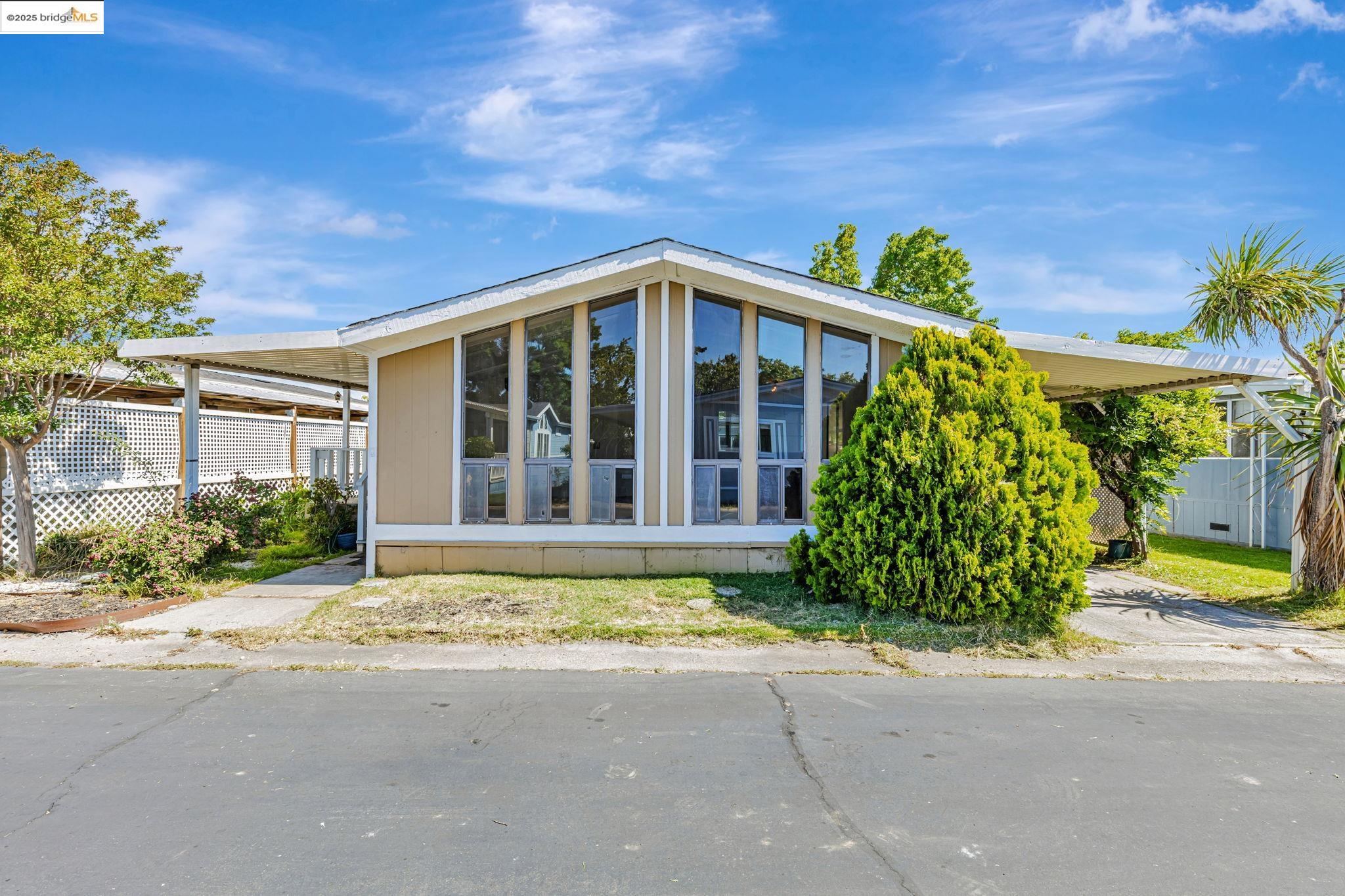 Detail Gallery Image 1 of 31 For 330 Benet, Bethel Island,  CA 94511 - 2 Beds | 2 Baths