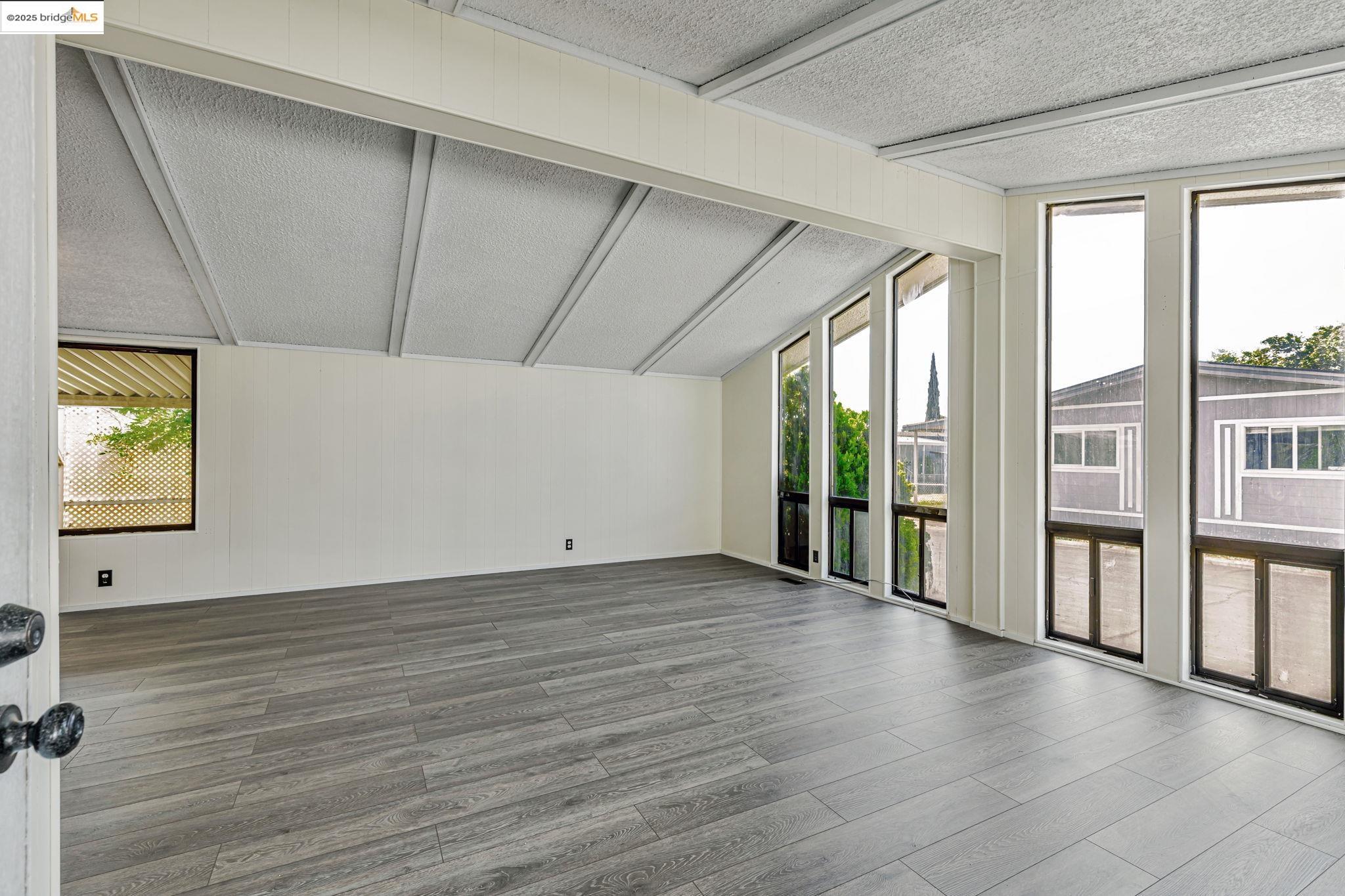 Detail Gallery Image 7 of 31 For 330 Benet, Bethel Island,  CA 94511 - 2 Beds | 2 Baths