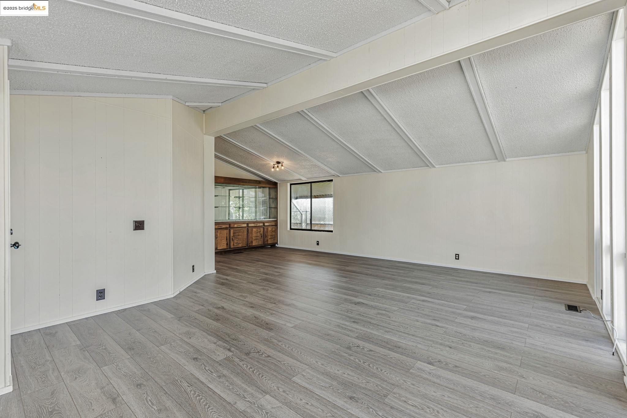 Detail Gallery Image 9 of 31 For 330 Benet, Bethel Island,  CA 94511 - 2 Beds | 2 Baths