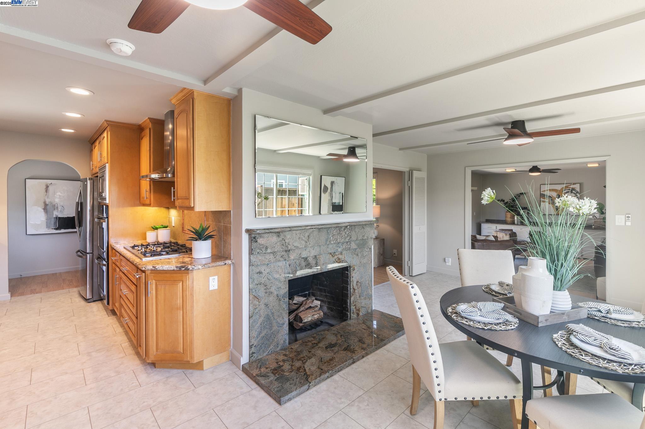 Detail Gallery Image 12 of 53 For 3903 Manzanita Ct, Concord,  CA 94519 - 3 Beds | 2 Baths