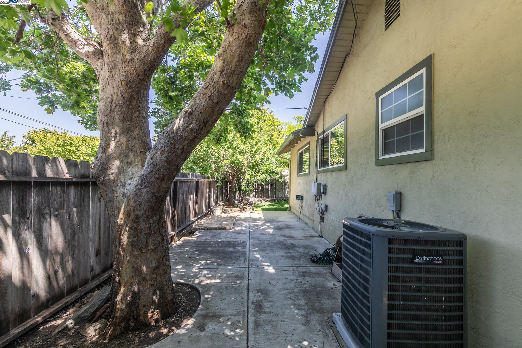 Detail Gallery Image 49 of 53 For 3903 Manzanita Ct, Concord,  CA 94519 - 3 Beds | 2 Baths