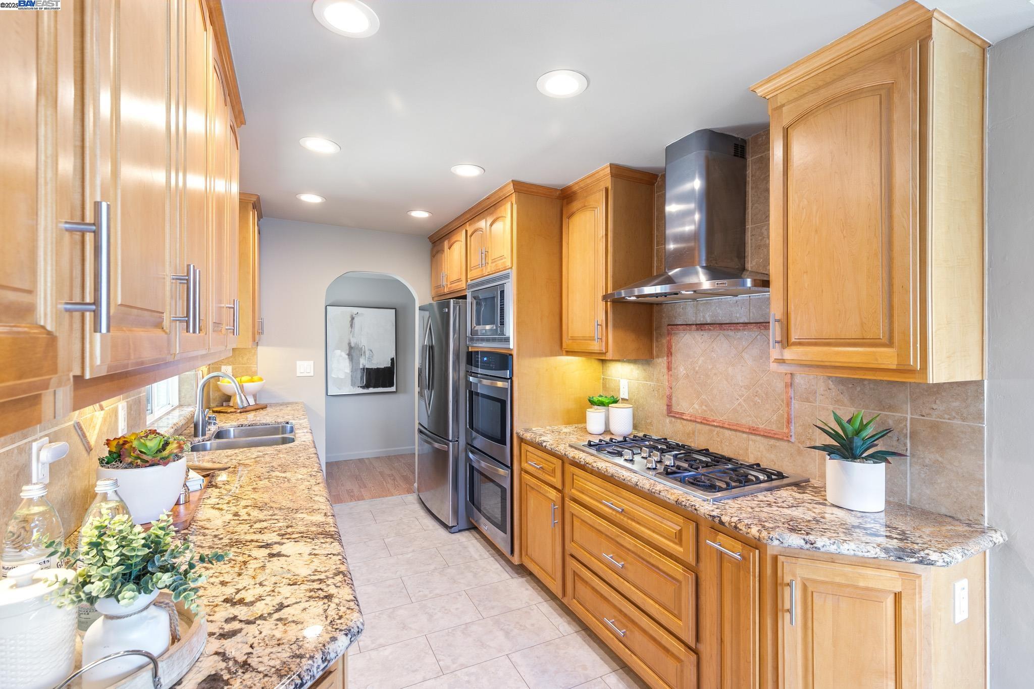 Detail Gallery Image 9 of 53 For 3903 Manzanita Ct, Concord,  CA 94519 - 3 Beds | 2 Baths