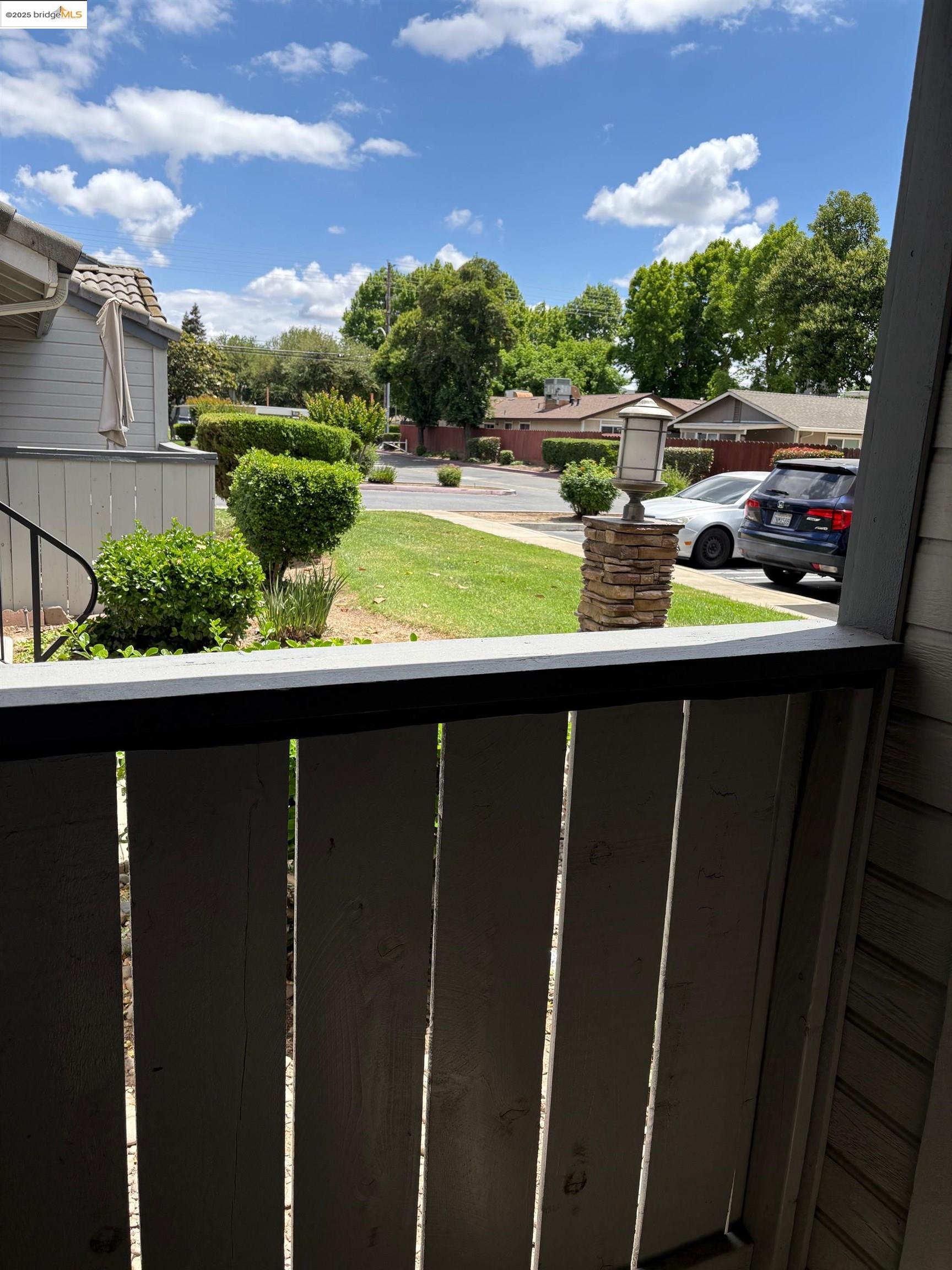 Detail Gallery Image 4 of 16 For 3933 Dale Rd. #B,  Modesto,  CA 95356 - 2 Beds | 2 Baths
