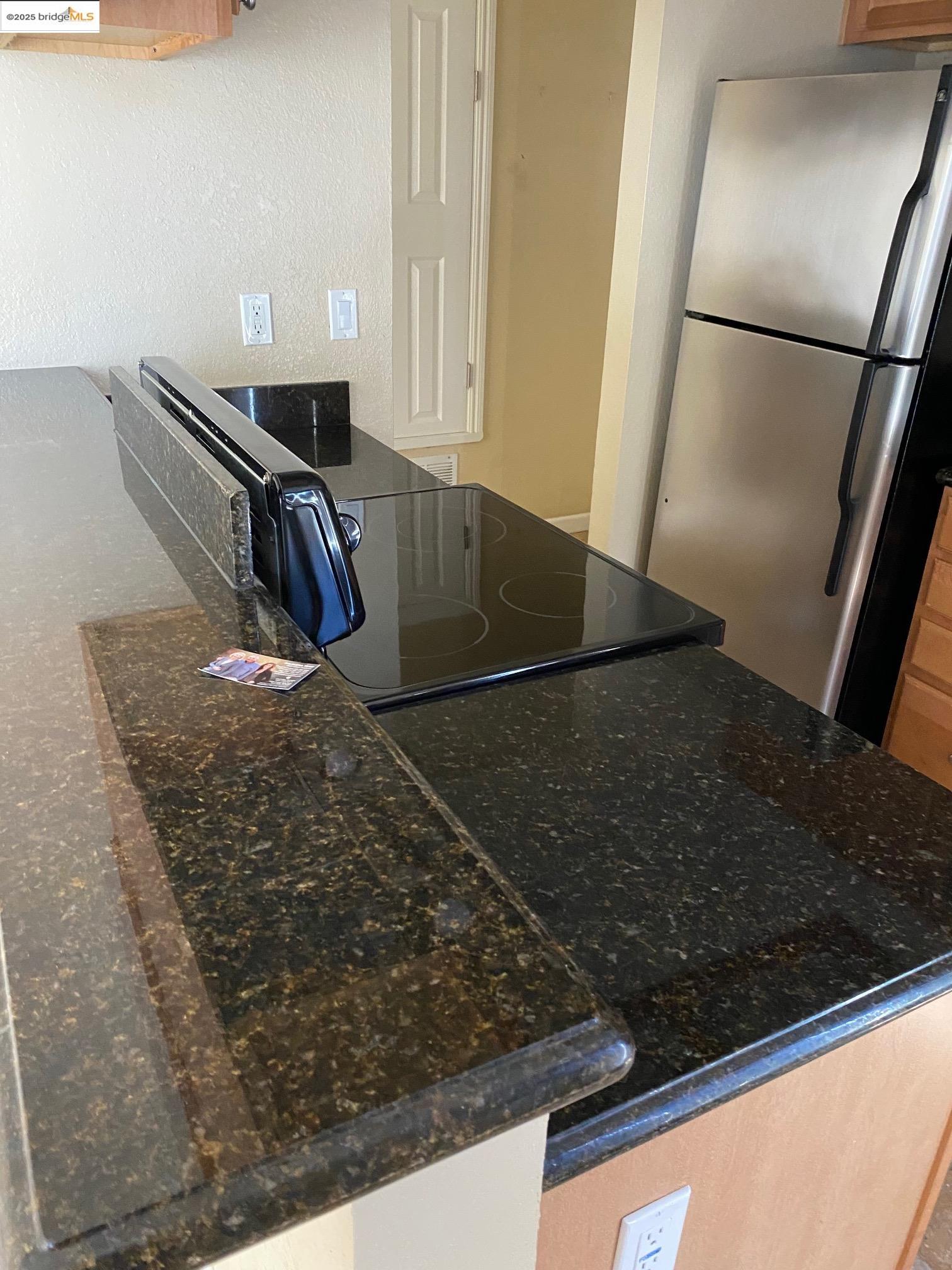 Detail Gallery Image 6 of 17 For 3933 Dale Rd. #B,  Modesto,  CA 95356 - 2 Beds | 2 Baths