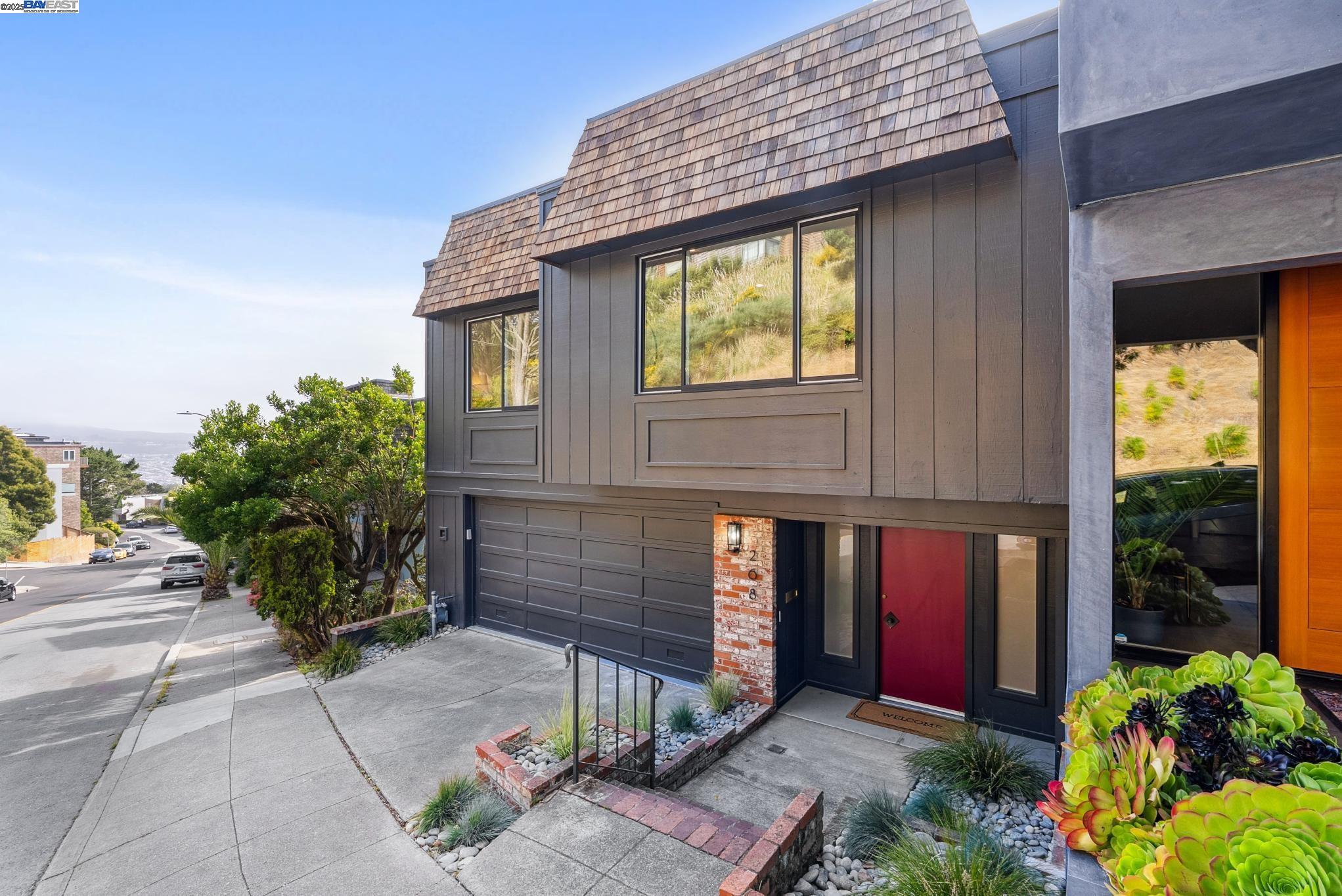 Detail Gallery Image 1 of 1 For 268 Gold Mine Dr, San Francisco,  CA 94131 - 4 Beds | 3 Baths