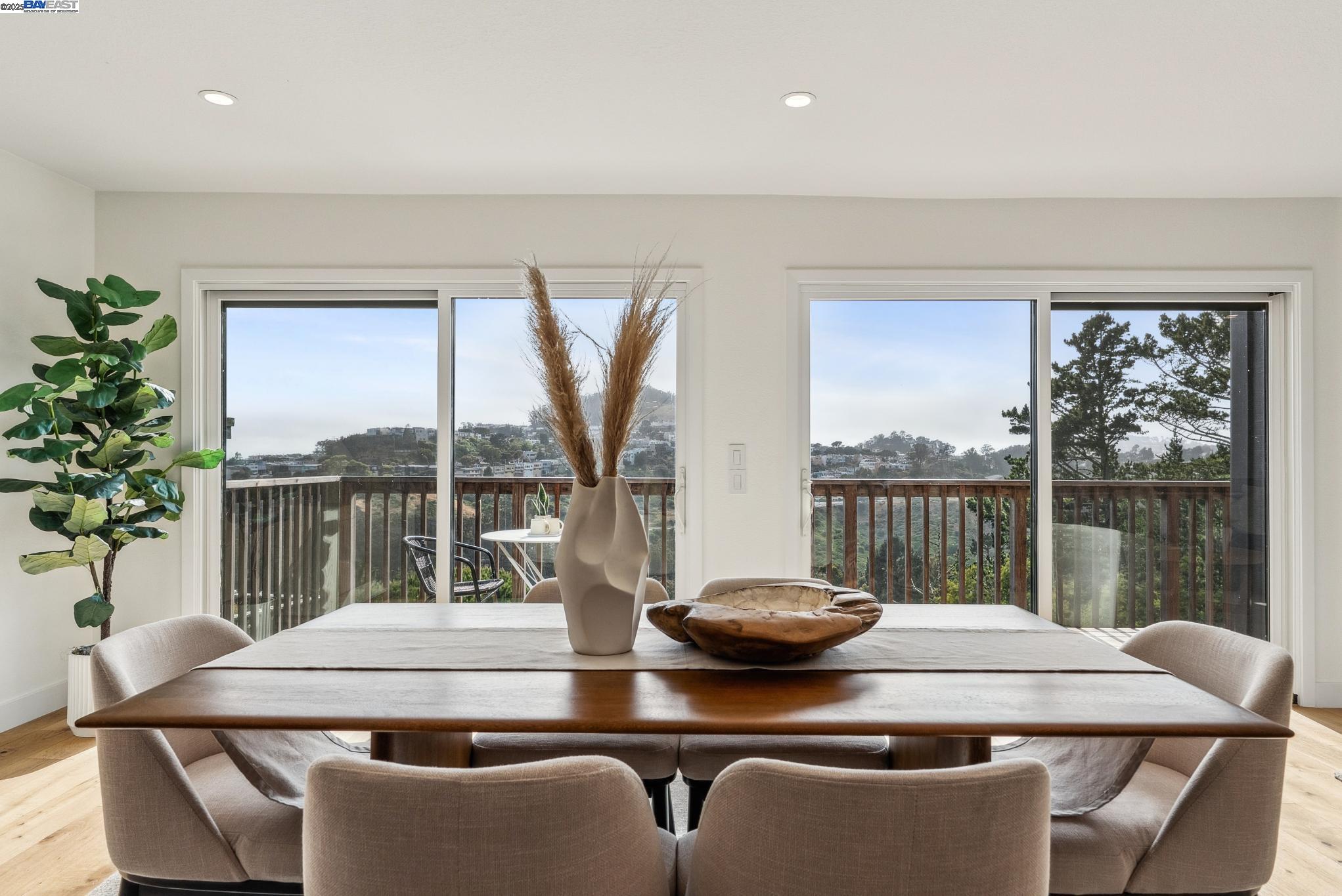 Detail Gallery Image 15 of 43 For 268 Gold Mine Dr, San Francisco,  CA 94131 - 4 Beds | 3 Baths