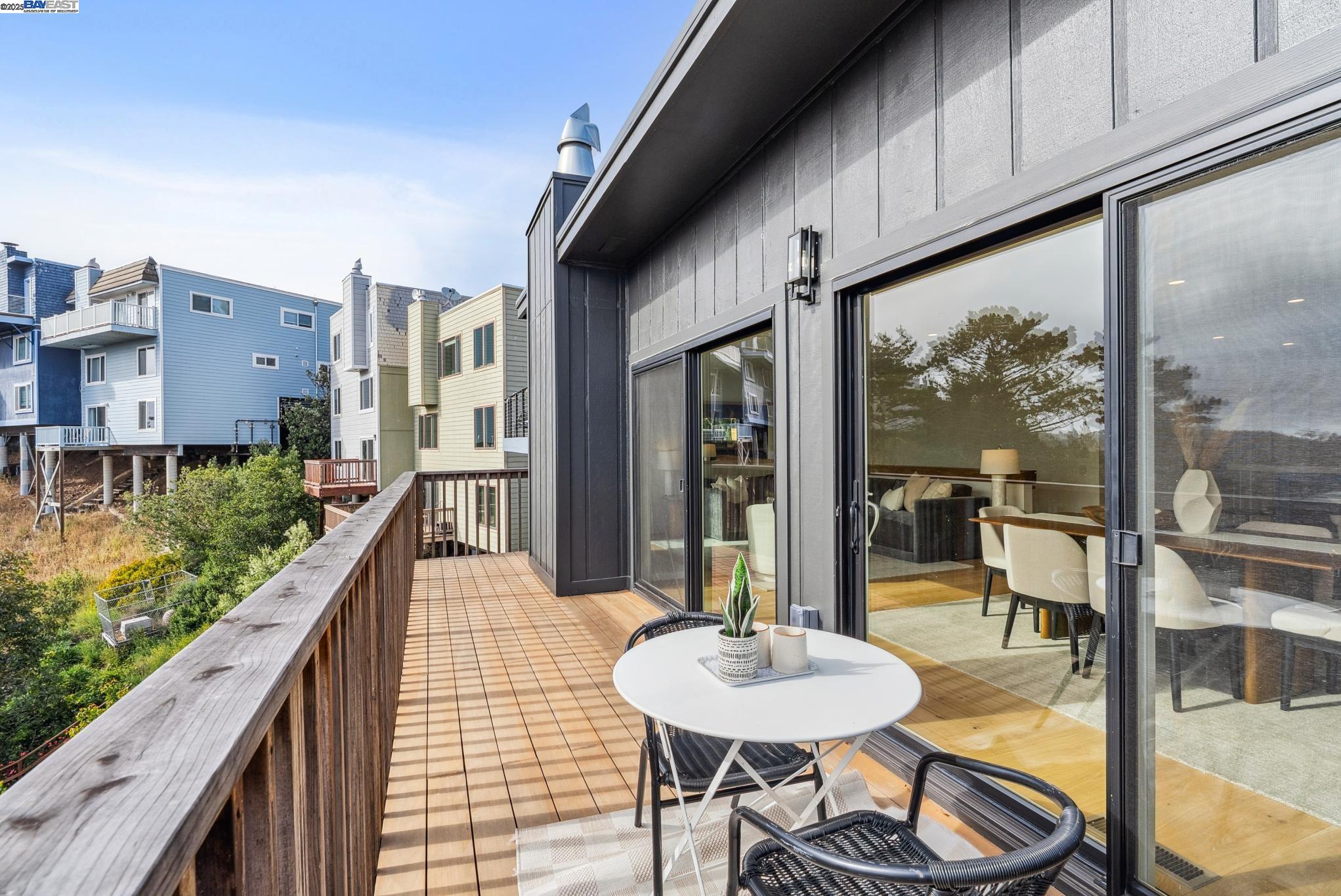 Detail Gallery Image 21 of 43 For 268 Gold Mine Dr, San Francisco,  CA 94131 - 4 Beds | 3 Baths