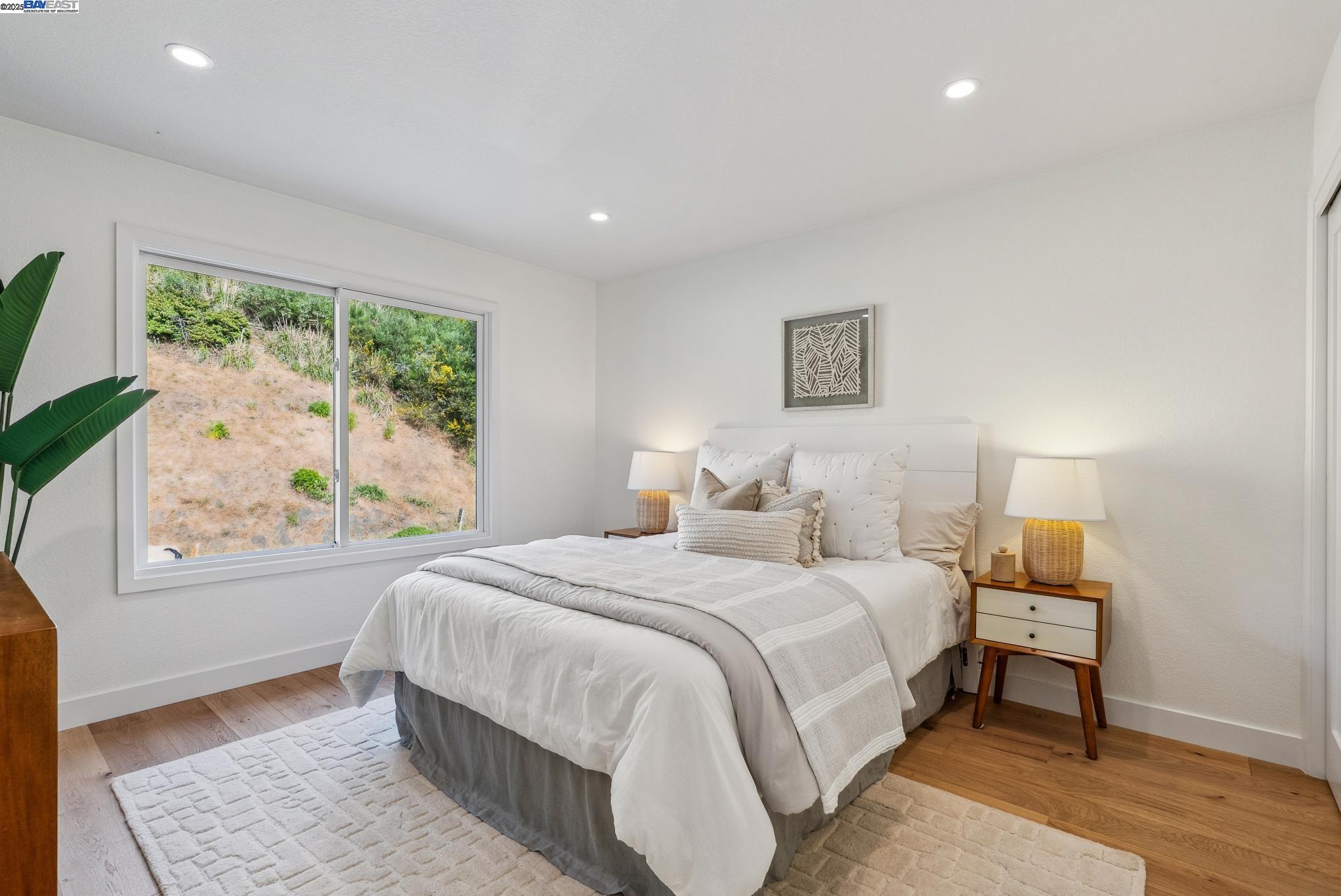 Detail Gallery Image 23 of 43 For 268 Gold Mine Dr, San Francisco,  CA 94131 - 4 Beds | 3 Baths
