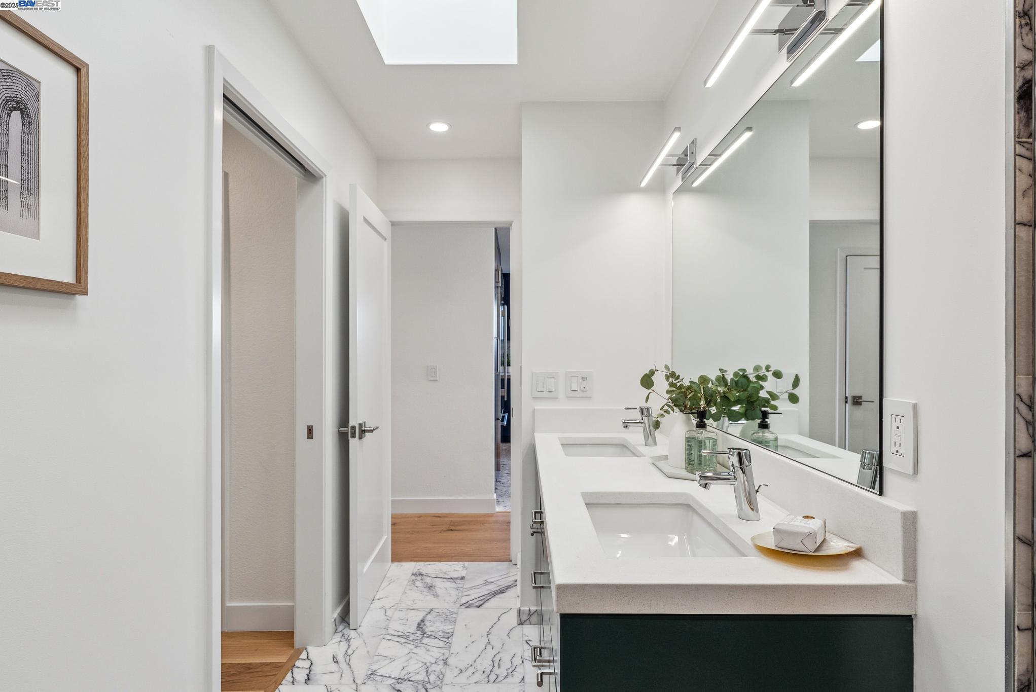 Detail Gallery Image 26 of 43 For 268 Gold Mine Dr, San Francisco,  CA 94131 - 4 Beds | 3 Baths