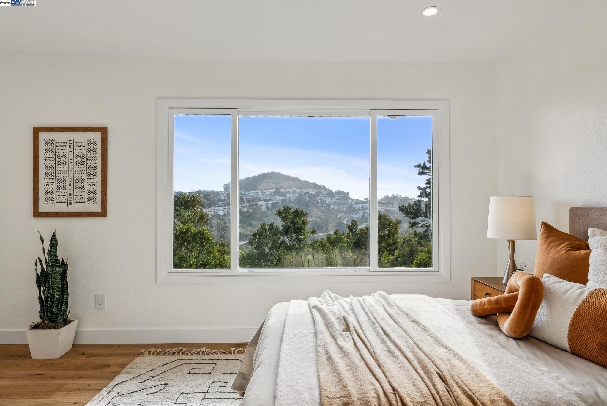 Detail Gallery Image 28 of 43 For 268 Gold Mine Dr, San Francisco,  CA 94131 - 4 Beds | 3 Baths