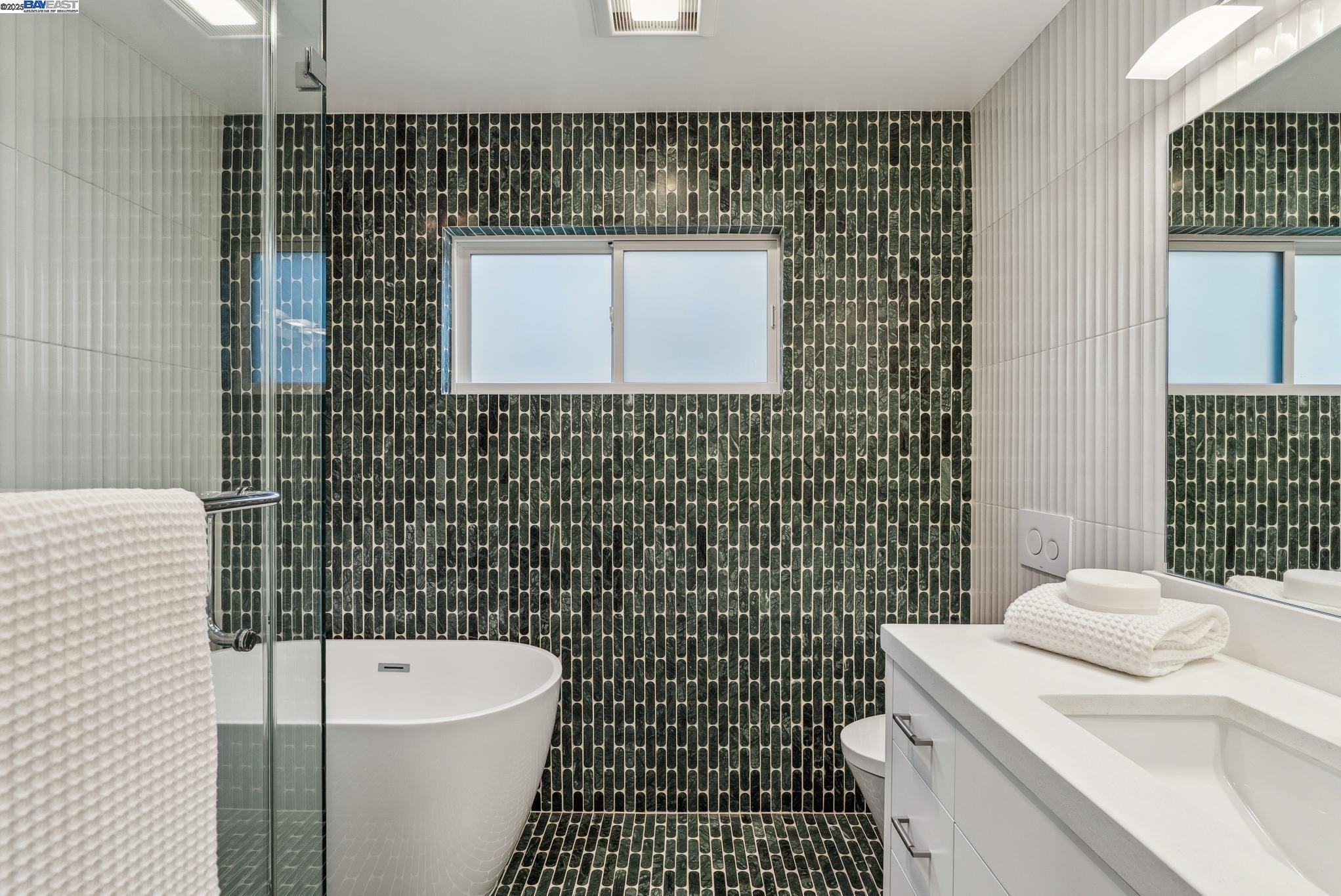 Detail Gallery Image 31 of 43 For 268 Gold Mine Dr, San Francisco,  CA 94131 - 4 Beds | 3 Baths